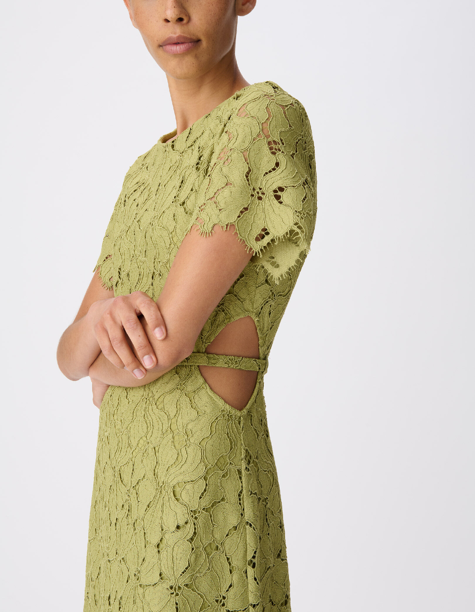 Robe longue verte dentelle découpes côtés Femme