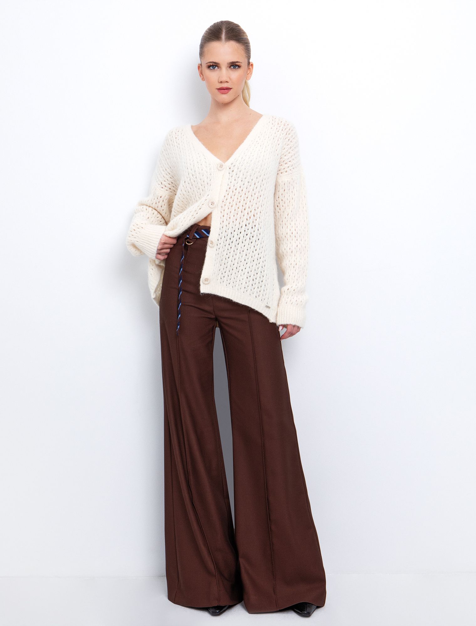 Ζακέτα με διάτρητη πλέξη