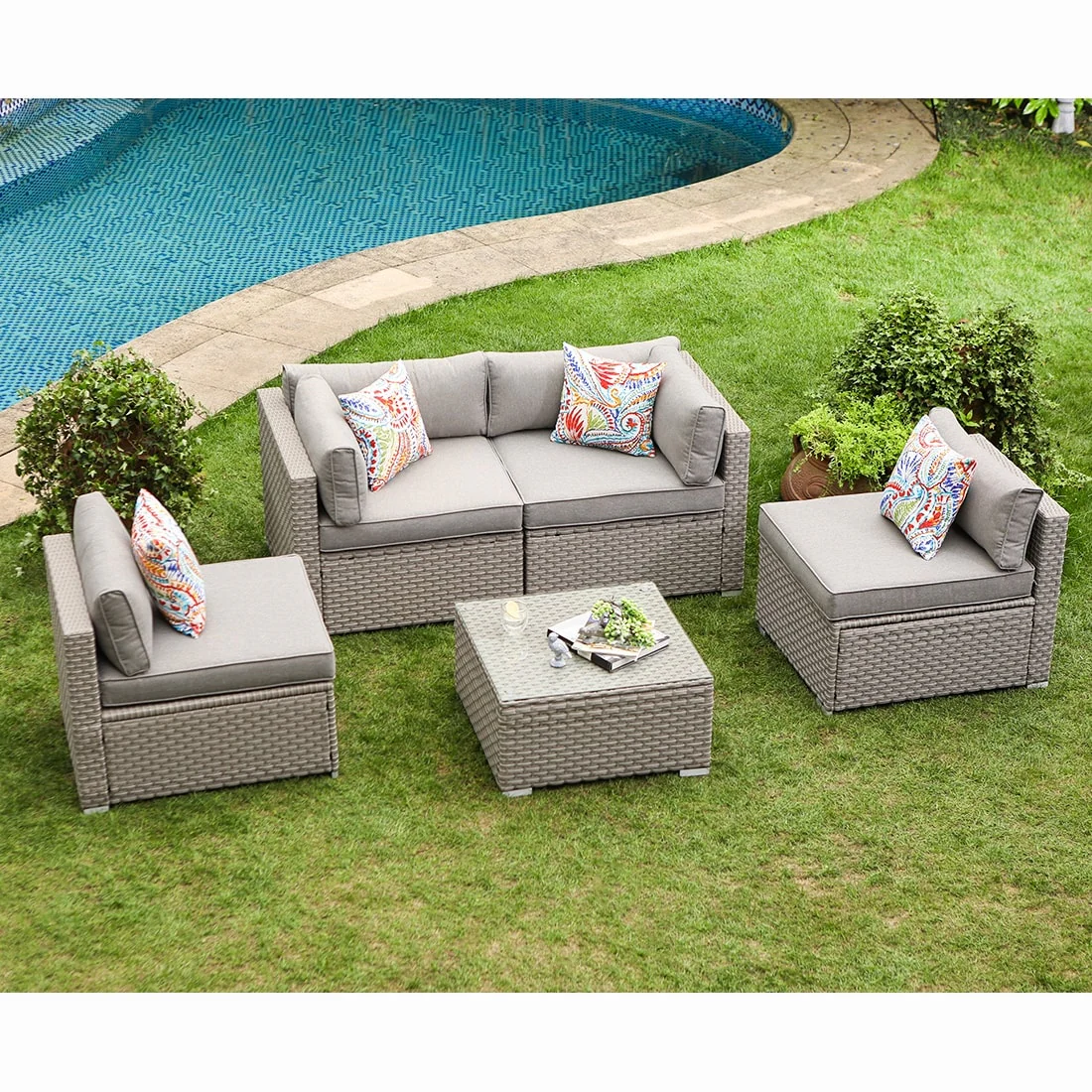 Cosiest 5-piece Outdoor Patio Wicker Furniture Set with Coffee Table