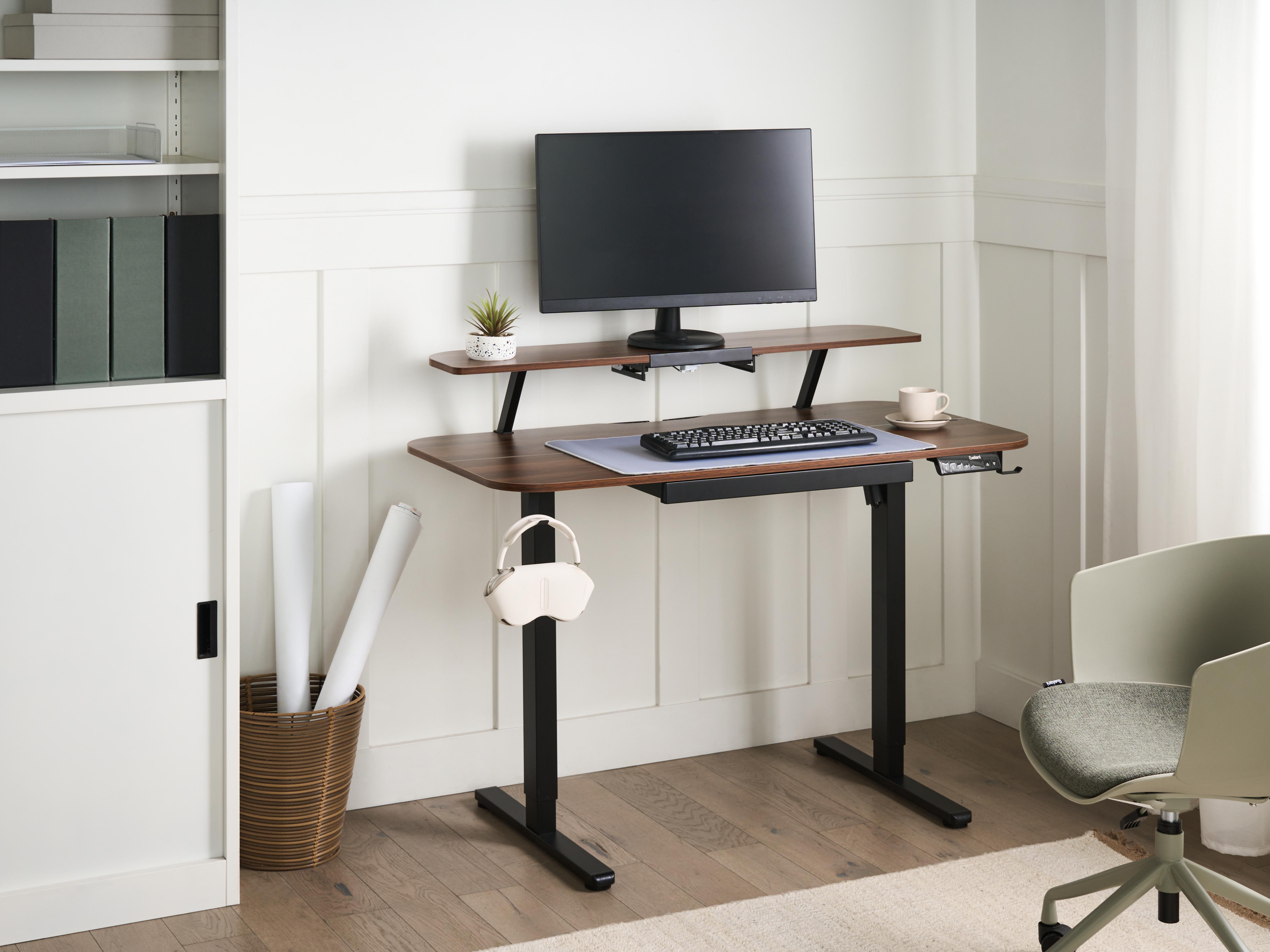 Electric Adjustable Standing Desk WILBANKS Brown/ Black 120 cm 60 cm with USB Port