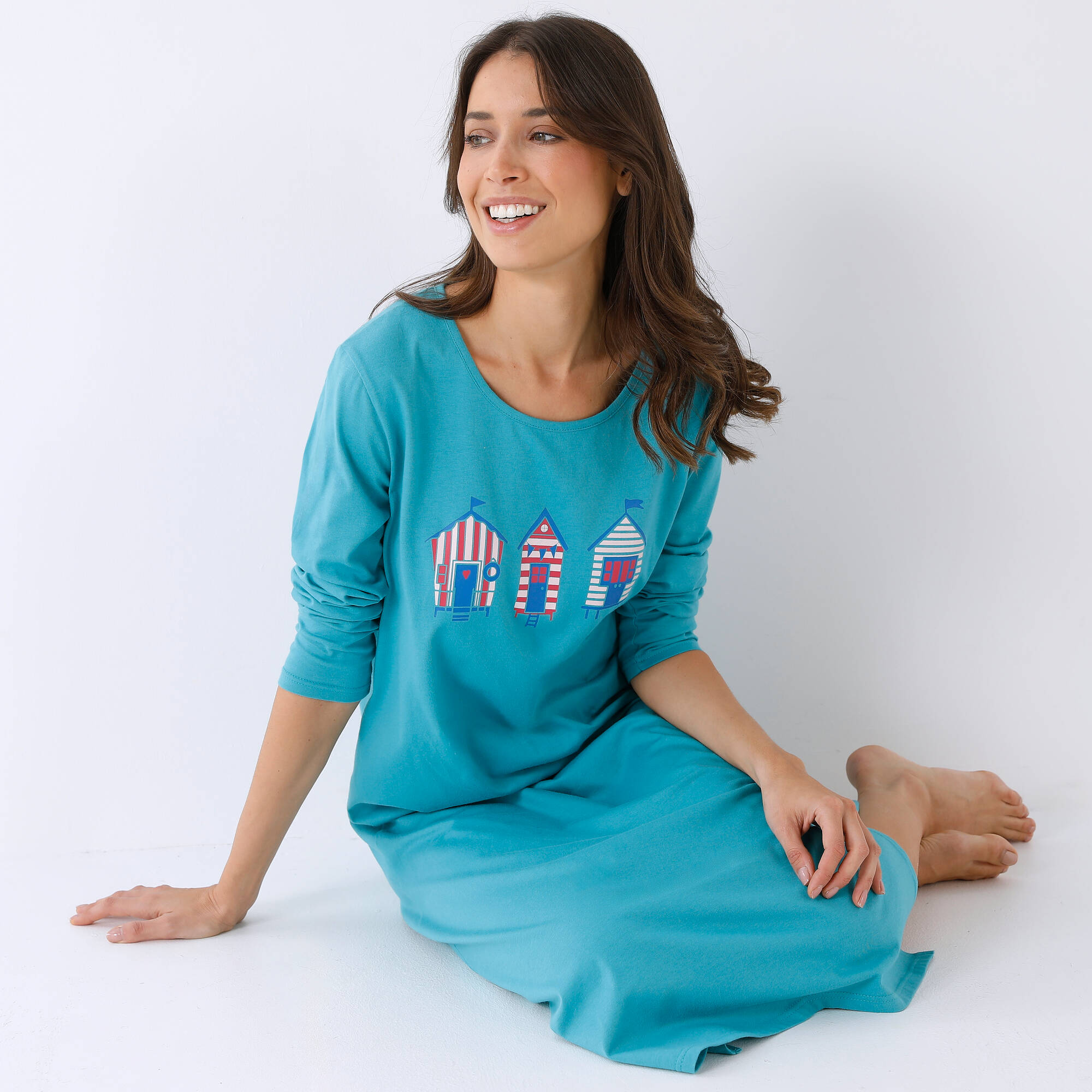Chemise de nuit longue imprimé "Cabines de plage"