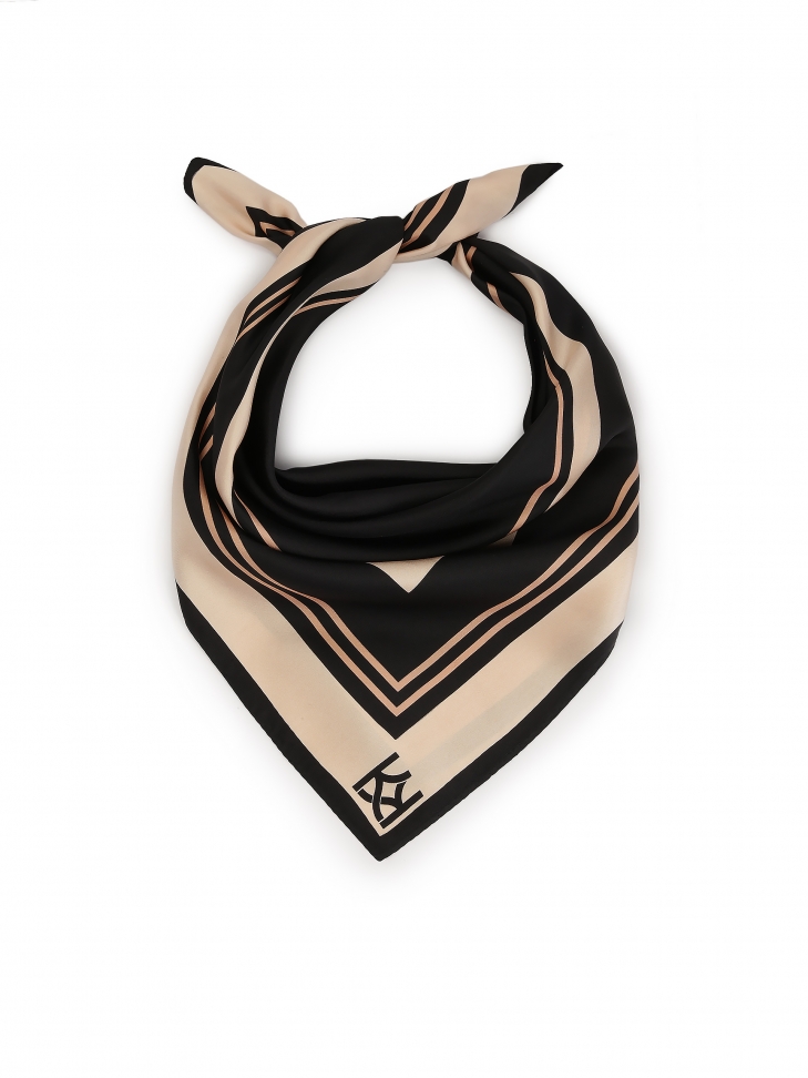 Attractive silk scarf