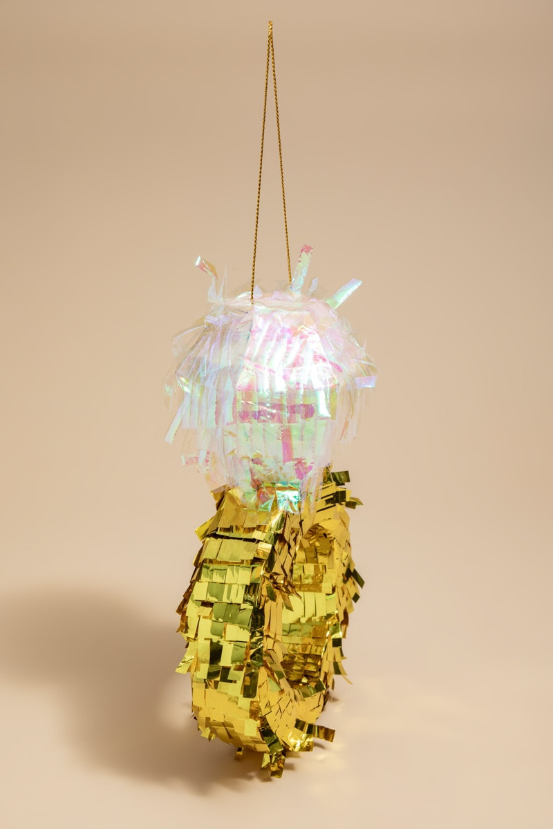 Ring Pi&ntilde;ata Party Decoration