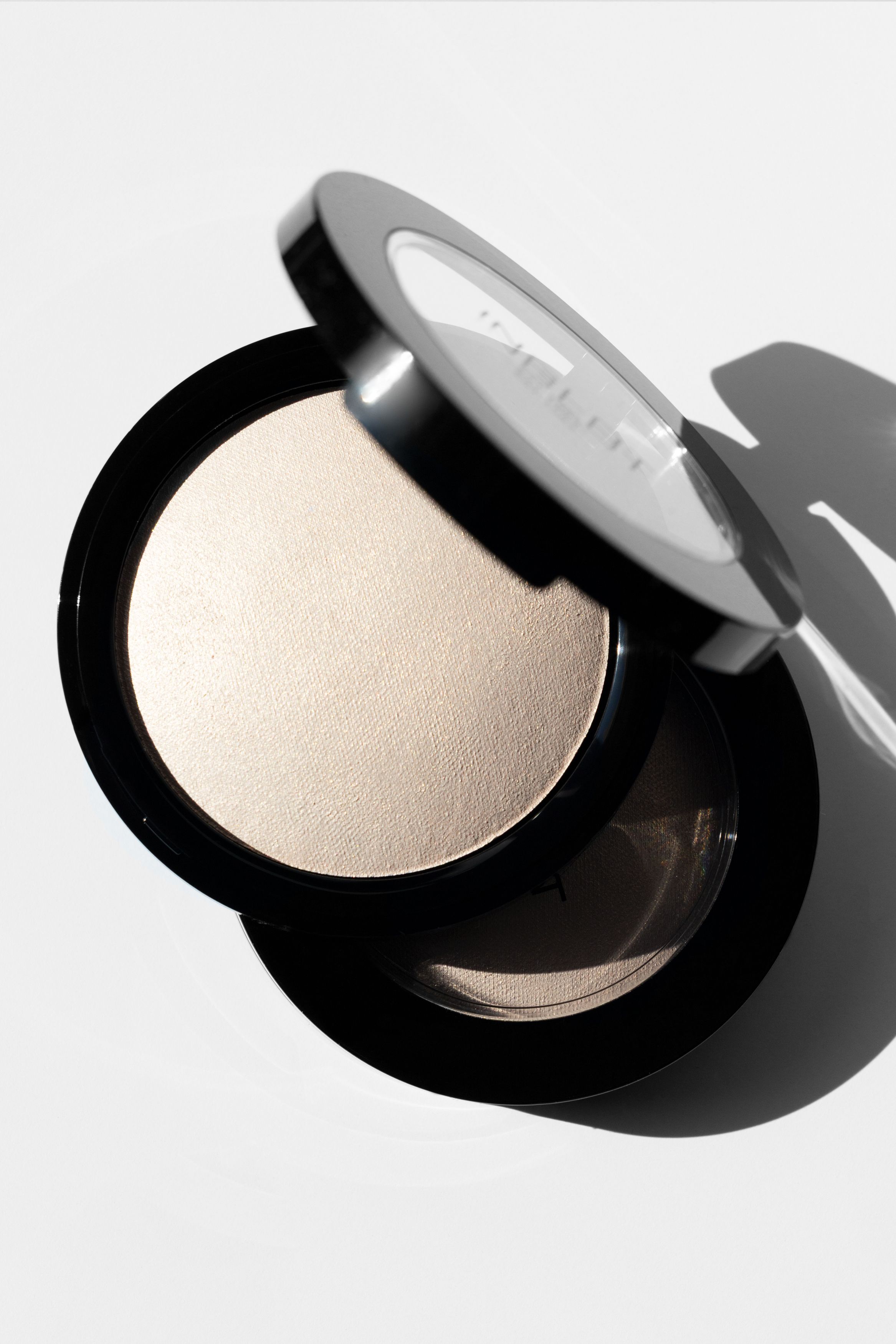 INGLOT Soft Sparkler Face Eyes Body Highlighter