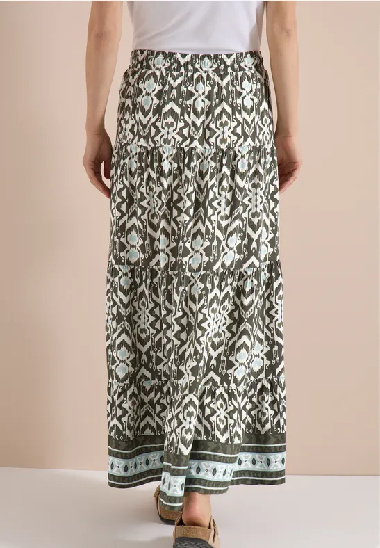 Midi-Rock mit grafischem Muster