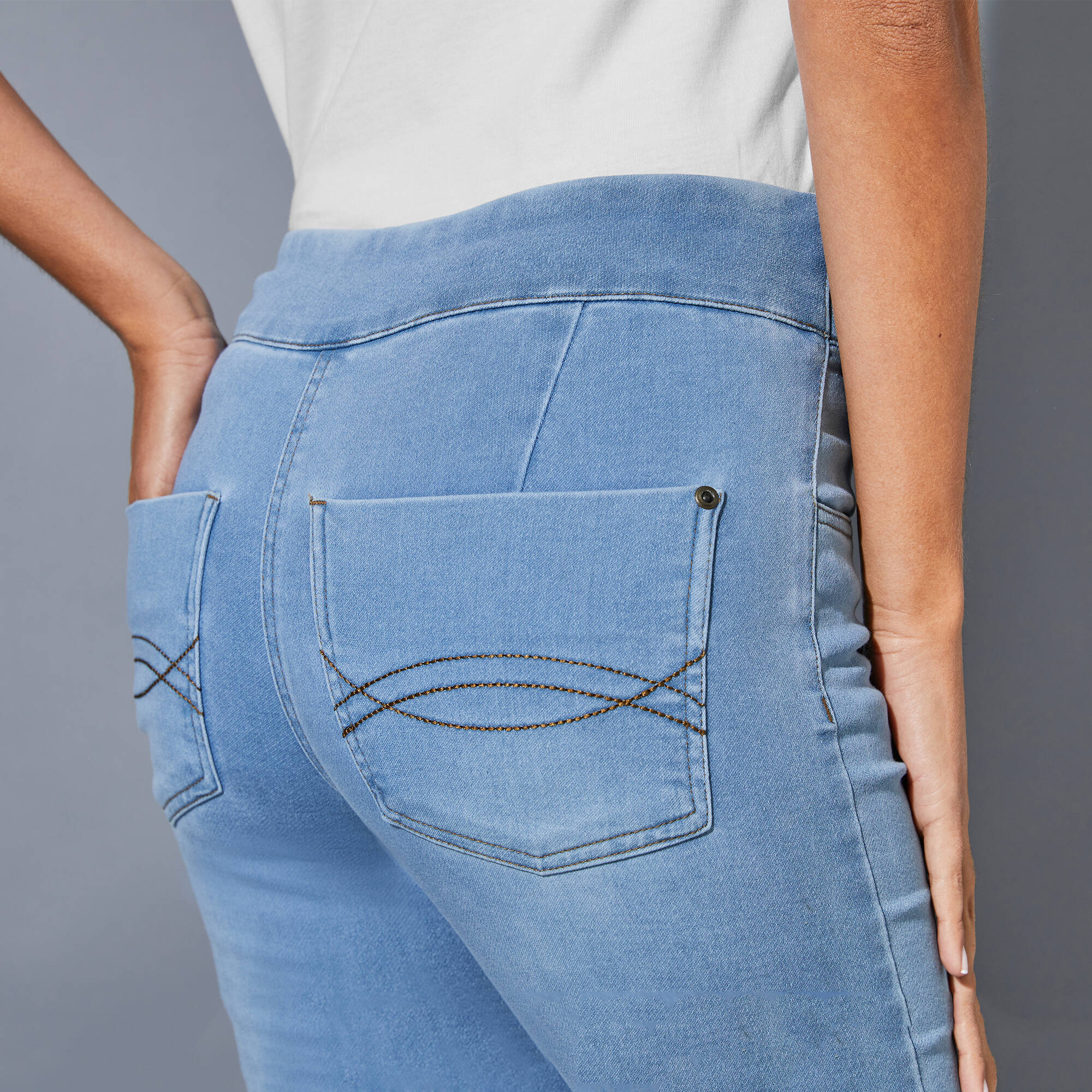 Corsaire fuselé ultra stretch, maille effet jean