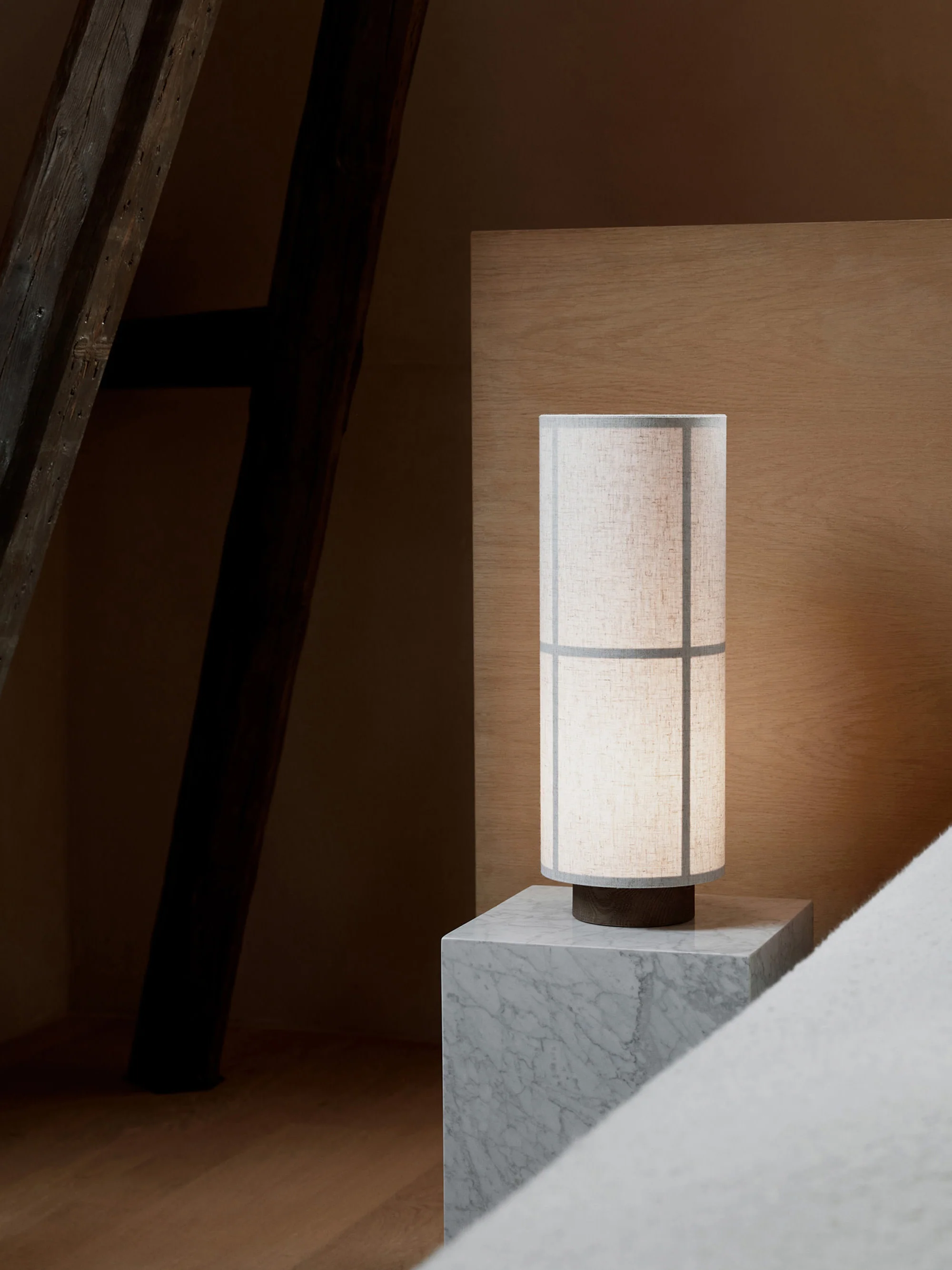 Große handgefertigte Leinen-Tischlampe Hashira