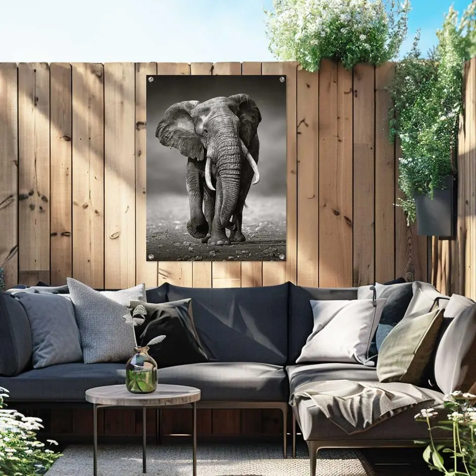 Tuinposter Wandelende olifant - 80 x 60 - Zwart