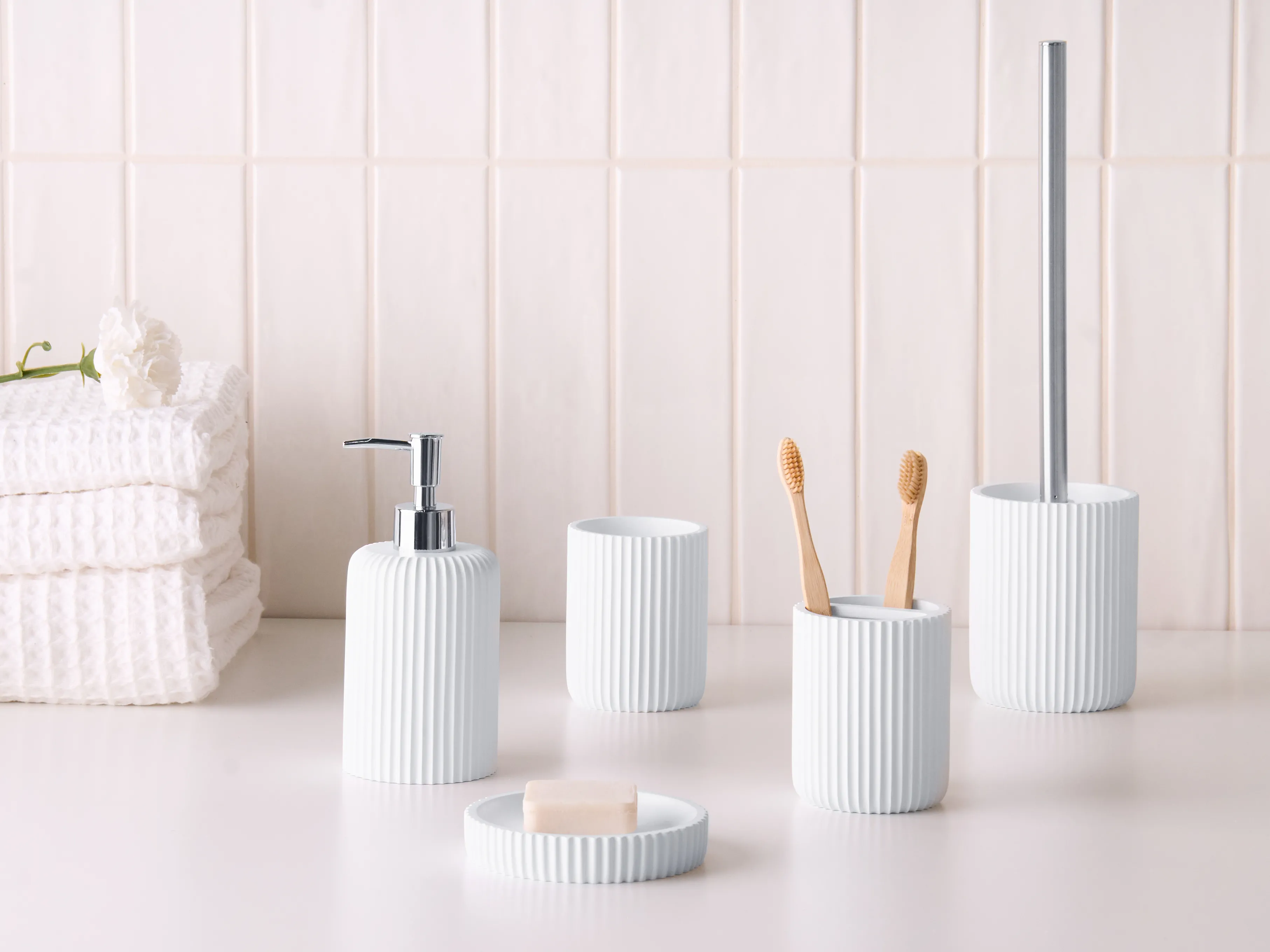 5-Piece Bathroom Accessories Set CAMANA White