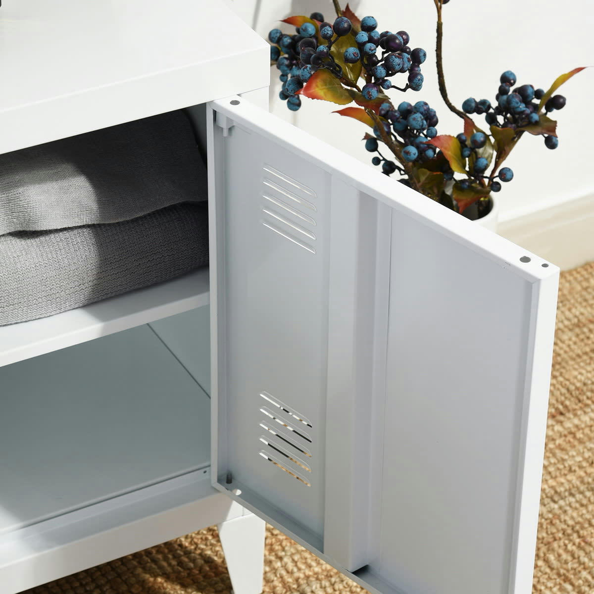 - Meuble de rangement  métallique style industriel blanc