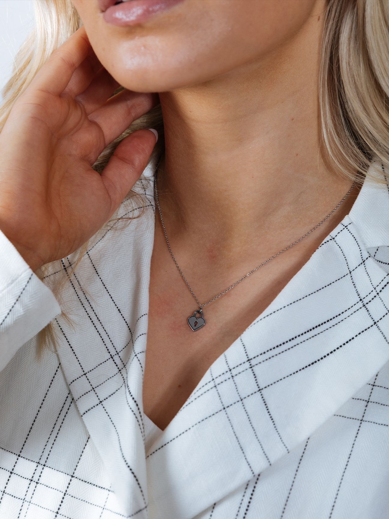 SVNX Heart Keyhole Pendant Necklace in Silver - Gift Boxed