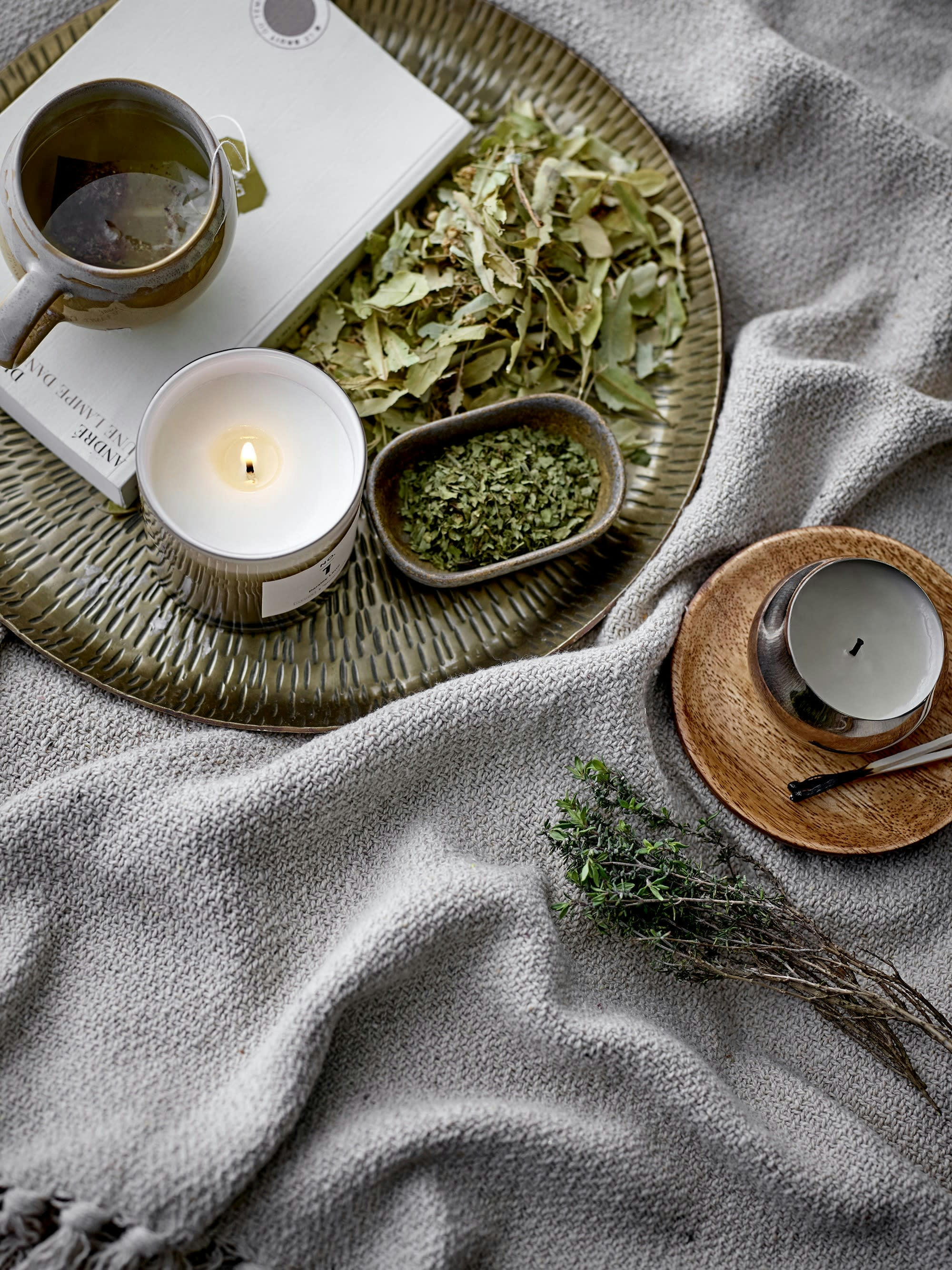 SHAKIR - Plateau de présentation en métal doré