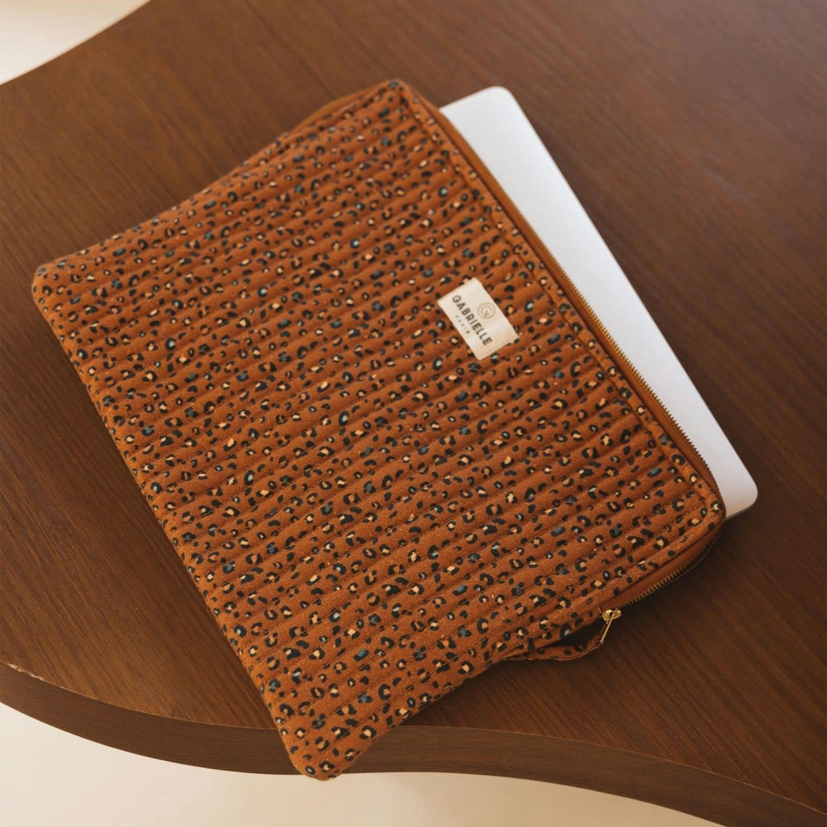 HÔTEL PARTICULIER - Pochette ordinateur en coton imprimé léopard rouge foncé