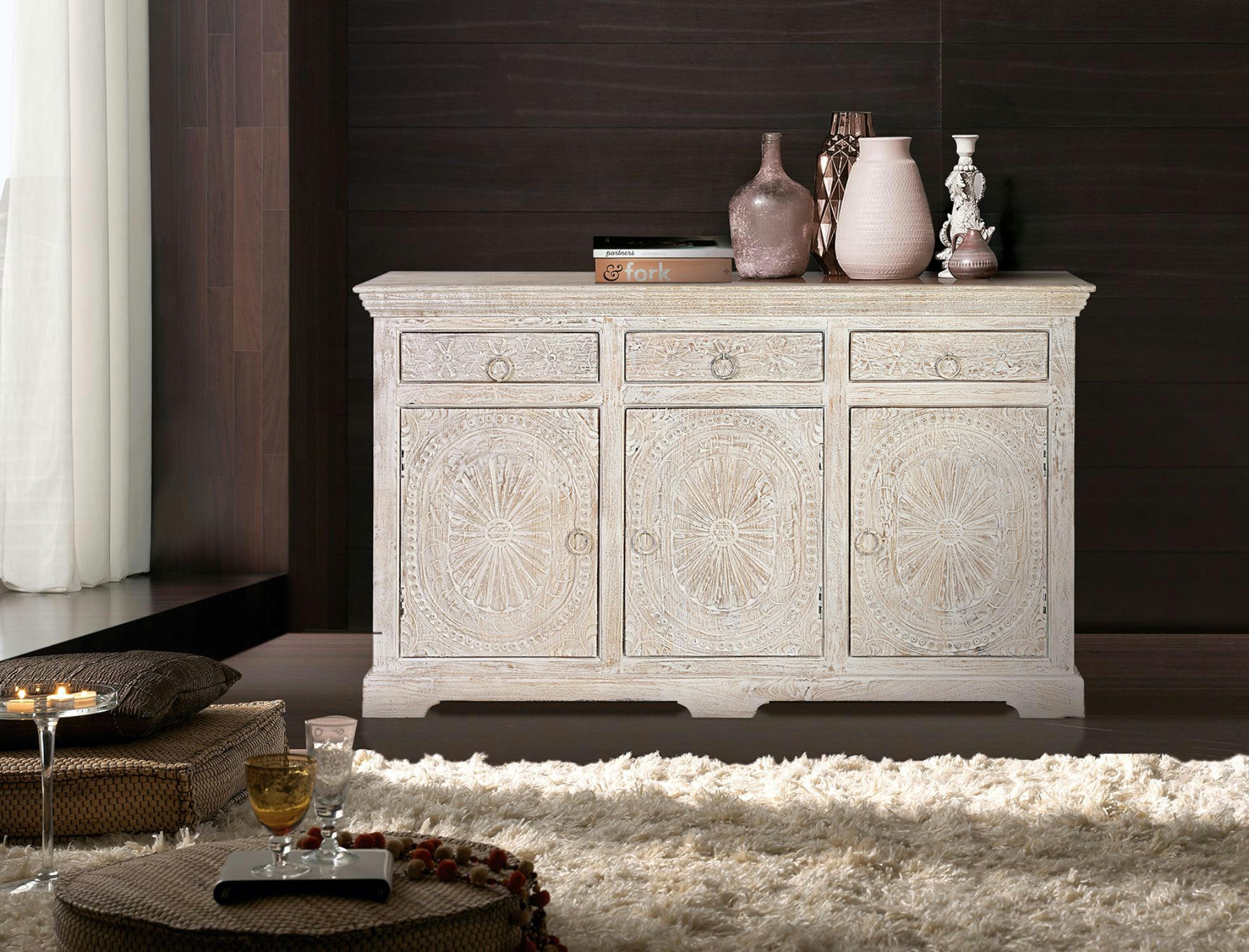 - Buffet en manguier blanc vieilli