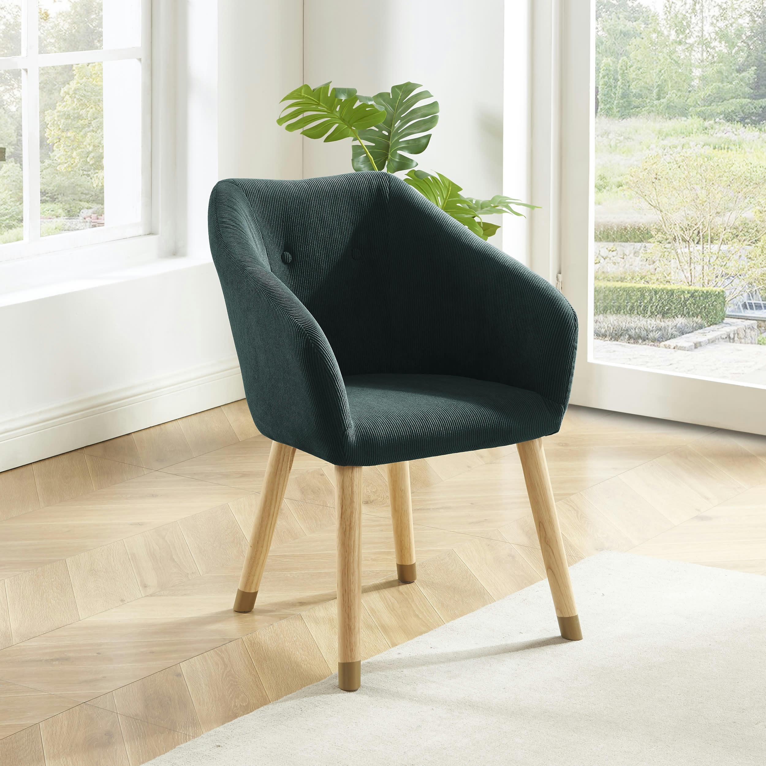 HILDA - Fauteuil  en velours côtelé vert avec piètement bois et doré
