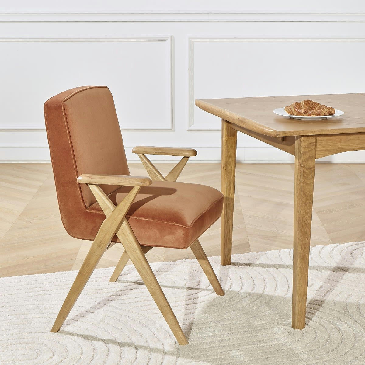 BO PARIS - X - Fauteuil de table scandinave en bois et velours caramel