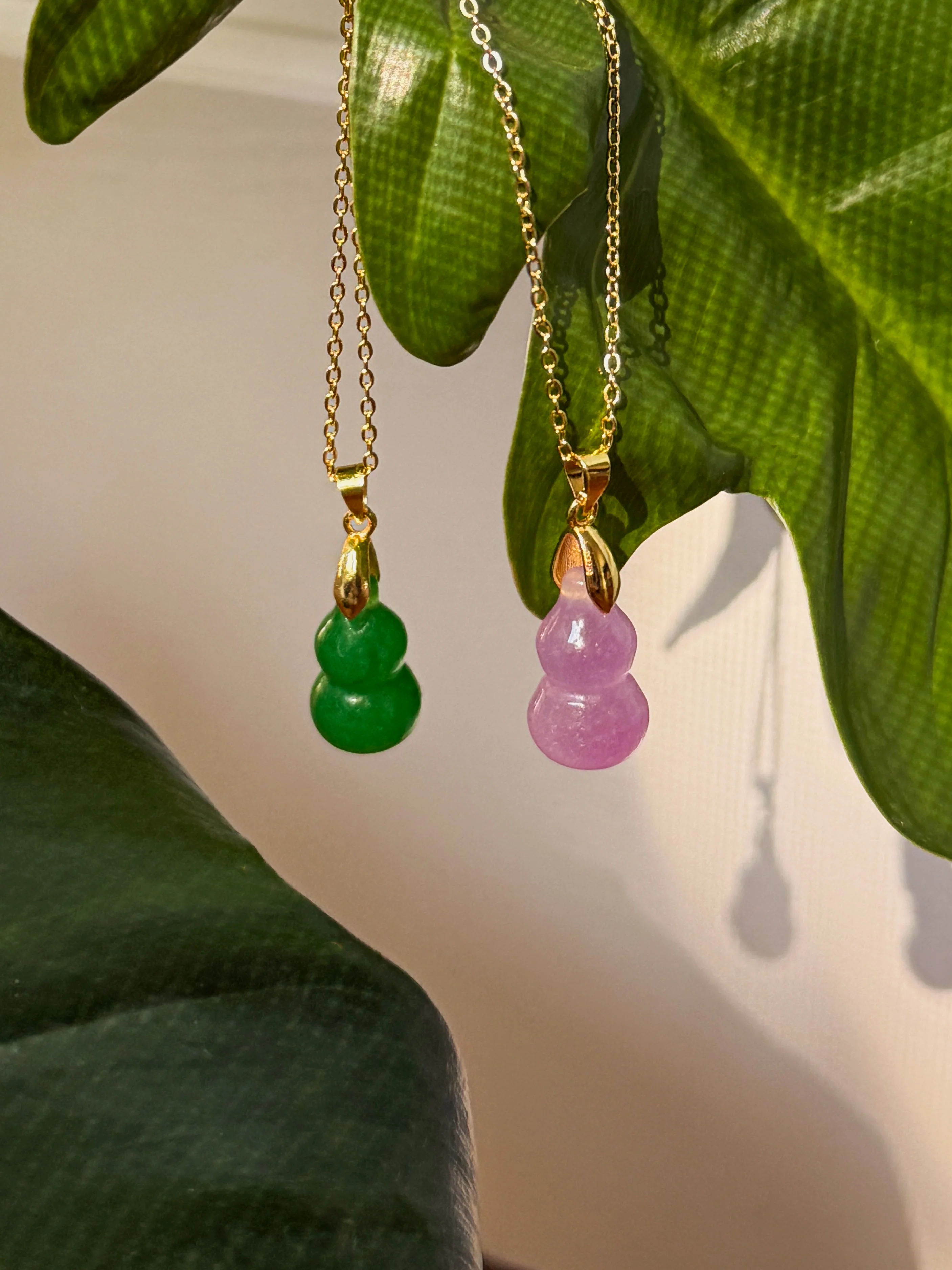 Hulu — Jade Stone Pendant Necklace in Purple