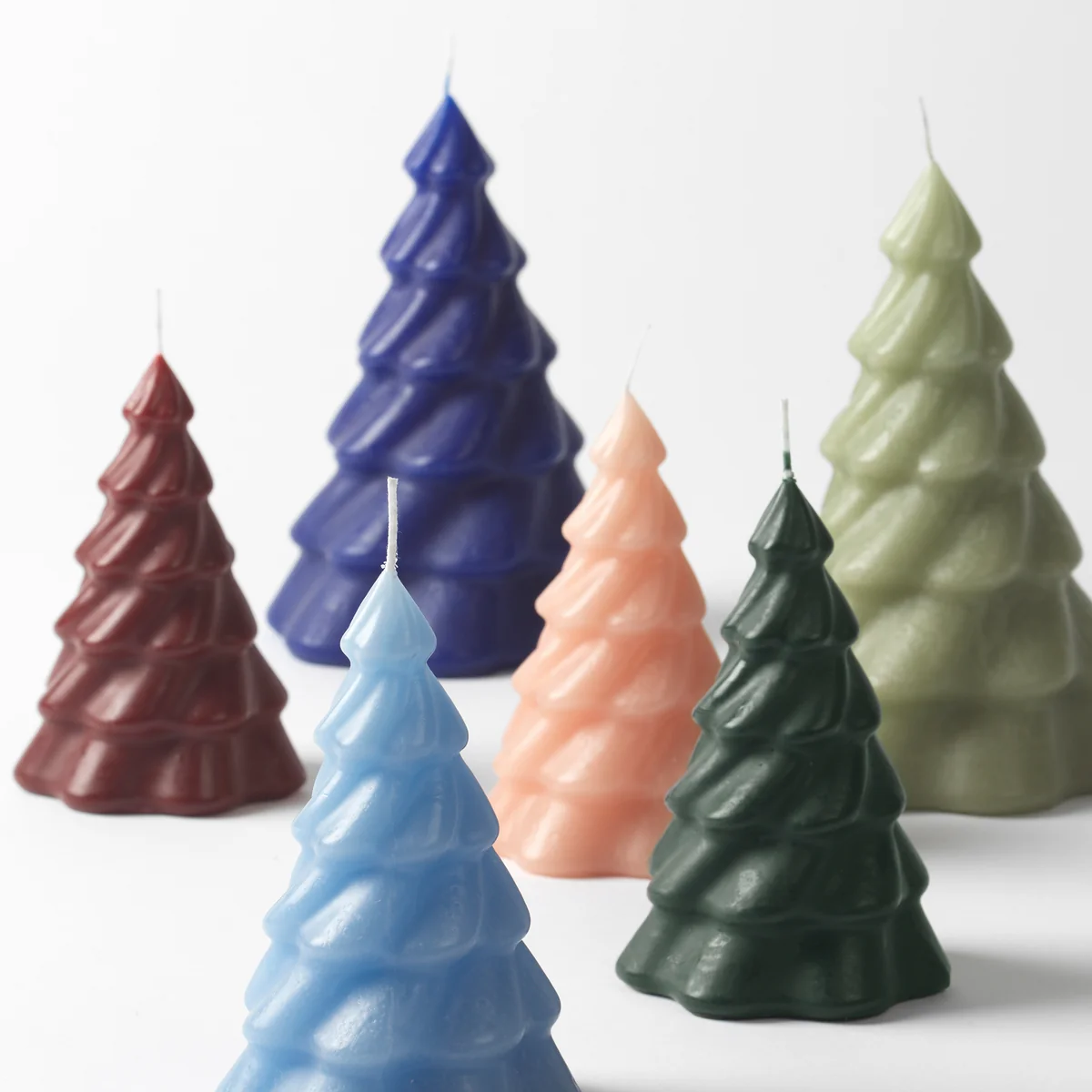 Broste Copenhagen - Pinus Weihnachtsbaumkerze, Ø 10 cm, light dusty green