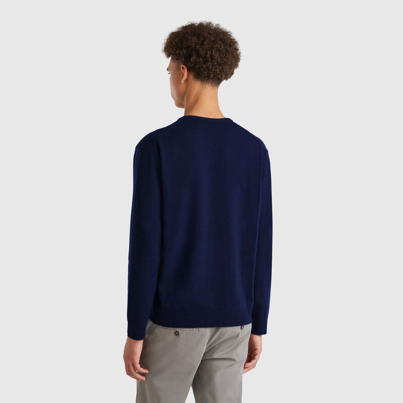 Midnight blue V-neck sweater in pure Merino wool