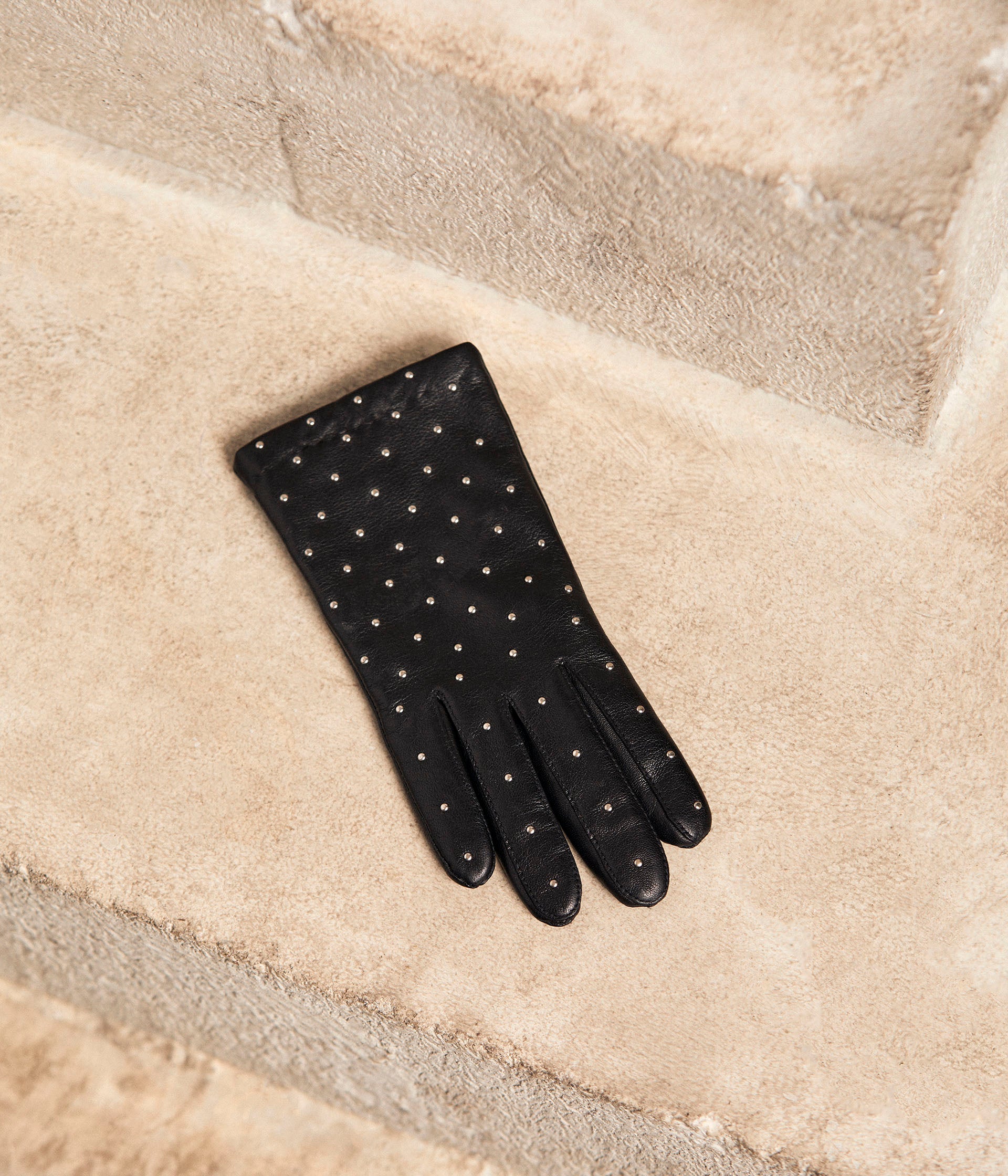 Gants noirs cloutés Corie