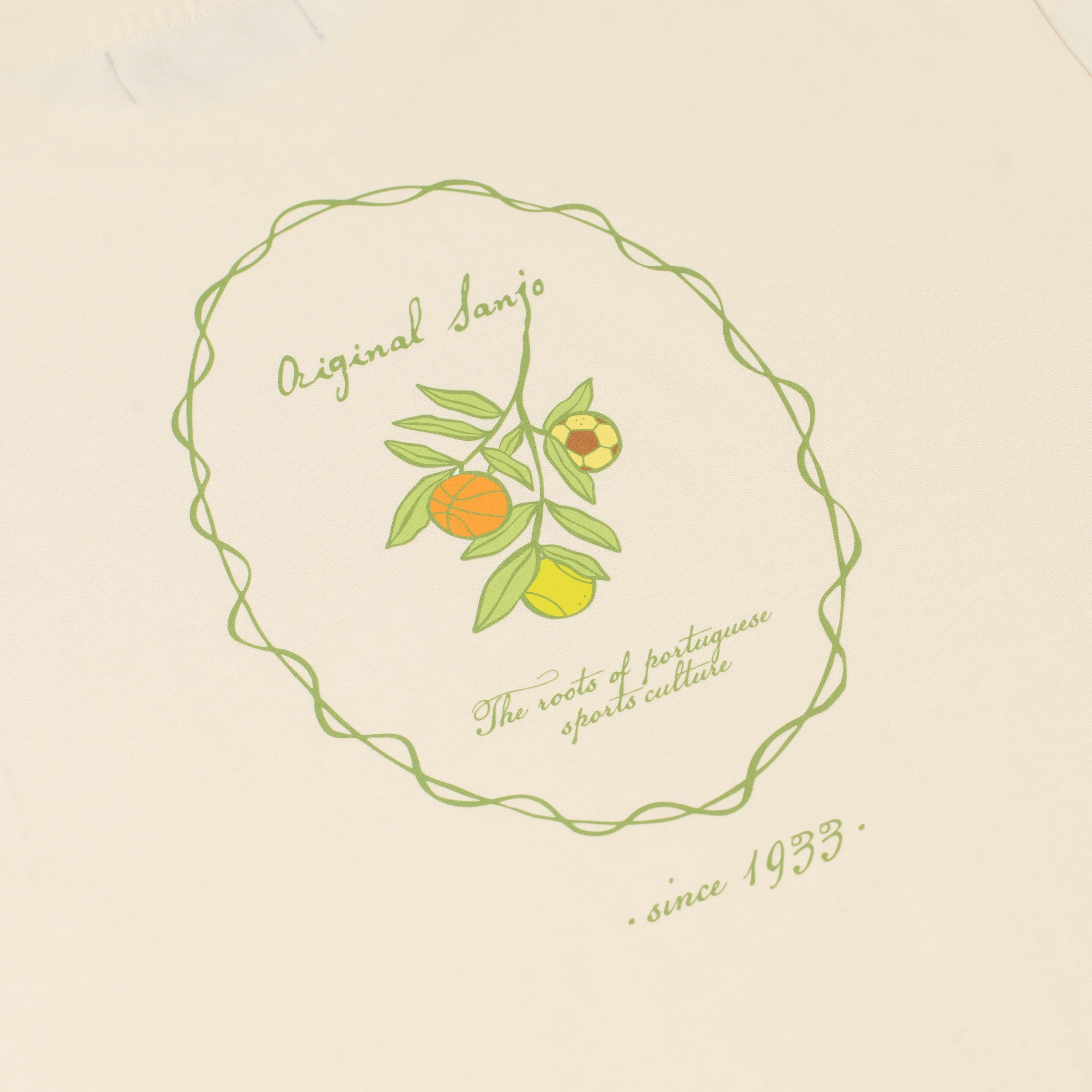 Sanjo The Sporty Olive T-shirt // Ecru