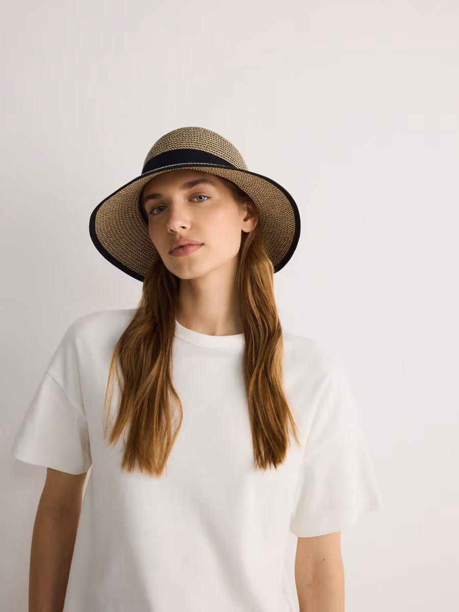 Woven Hat With Bow