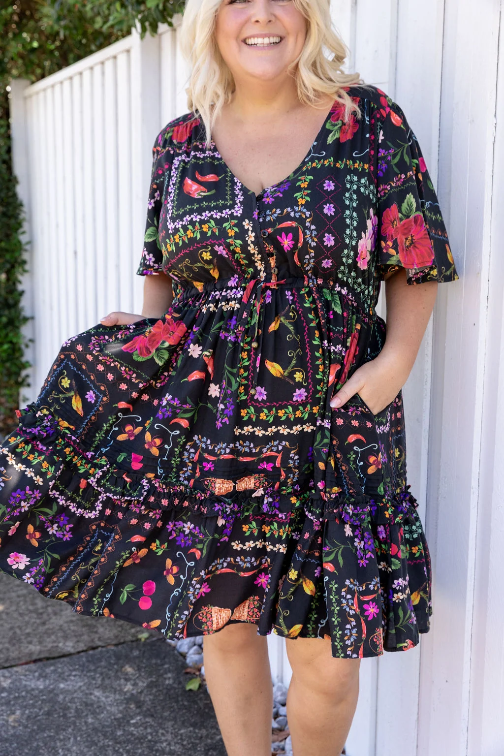 Lisa Dress in Sweet Bee