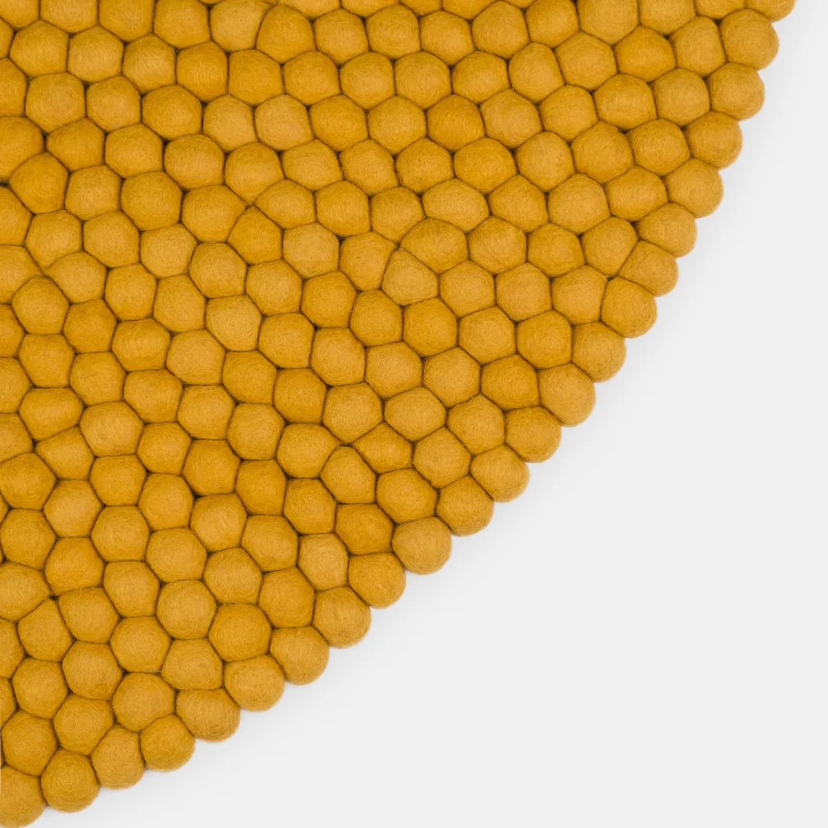 myfelt - Klara Filzkugelteppich Ø 140 cm, senfgelb