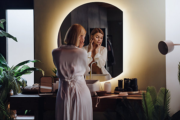 Miroir LED 84x100 cm contemporain lumière neutre 1 pc
