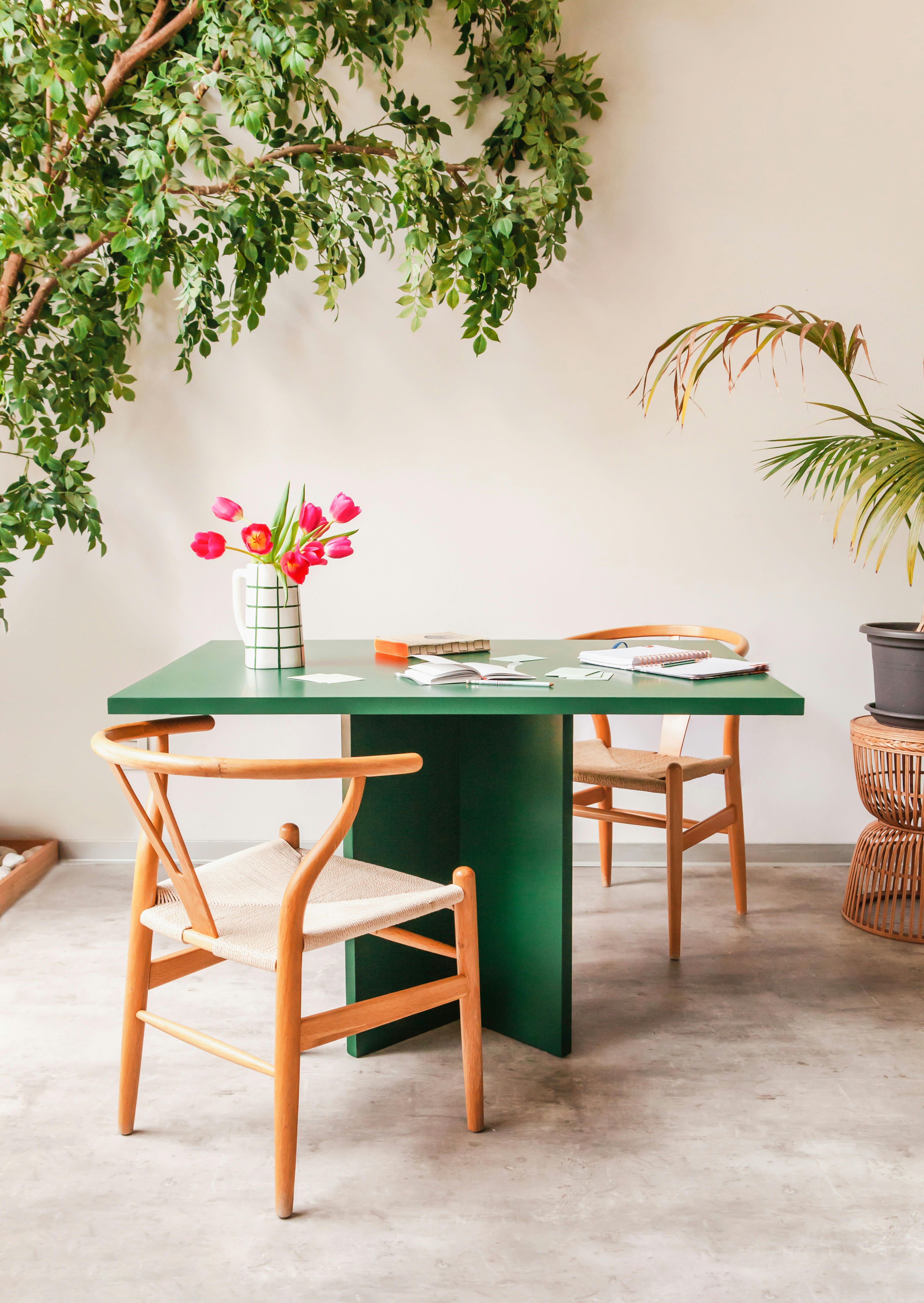 BLOCKIE-MATILDA - Table à manger rectangulaire laquée en MDF de 3cm Vert Cèdre 90x120cm