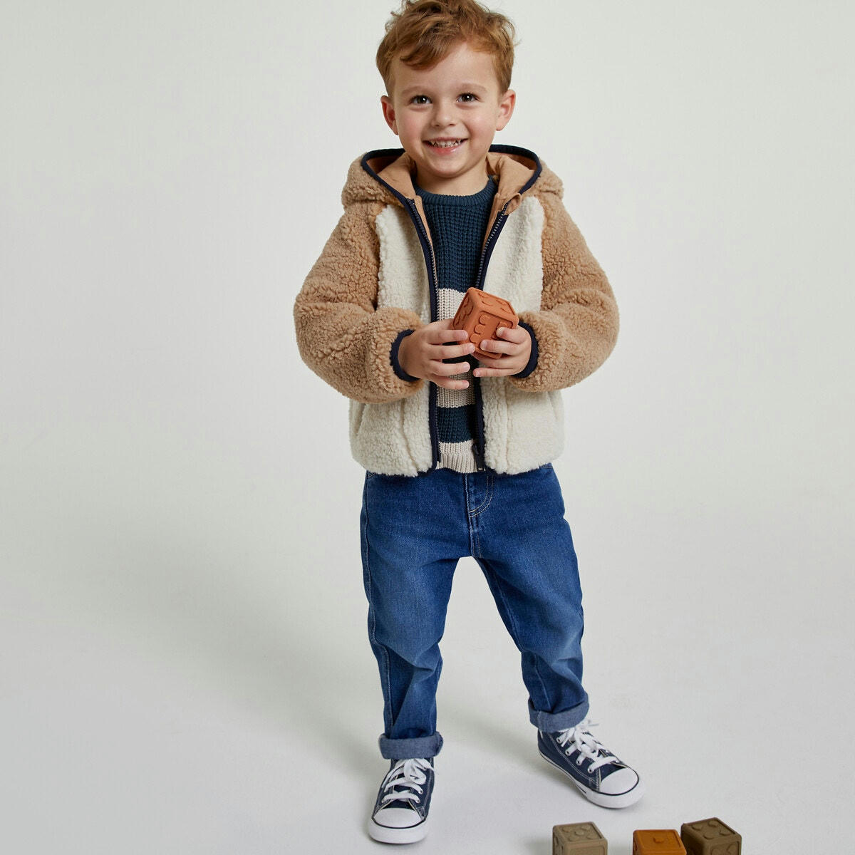 Gilet capuche maille peluche