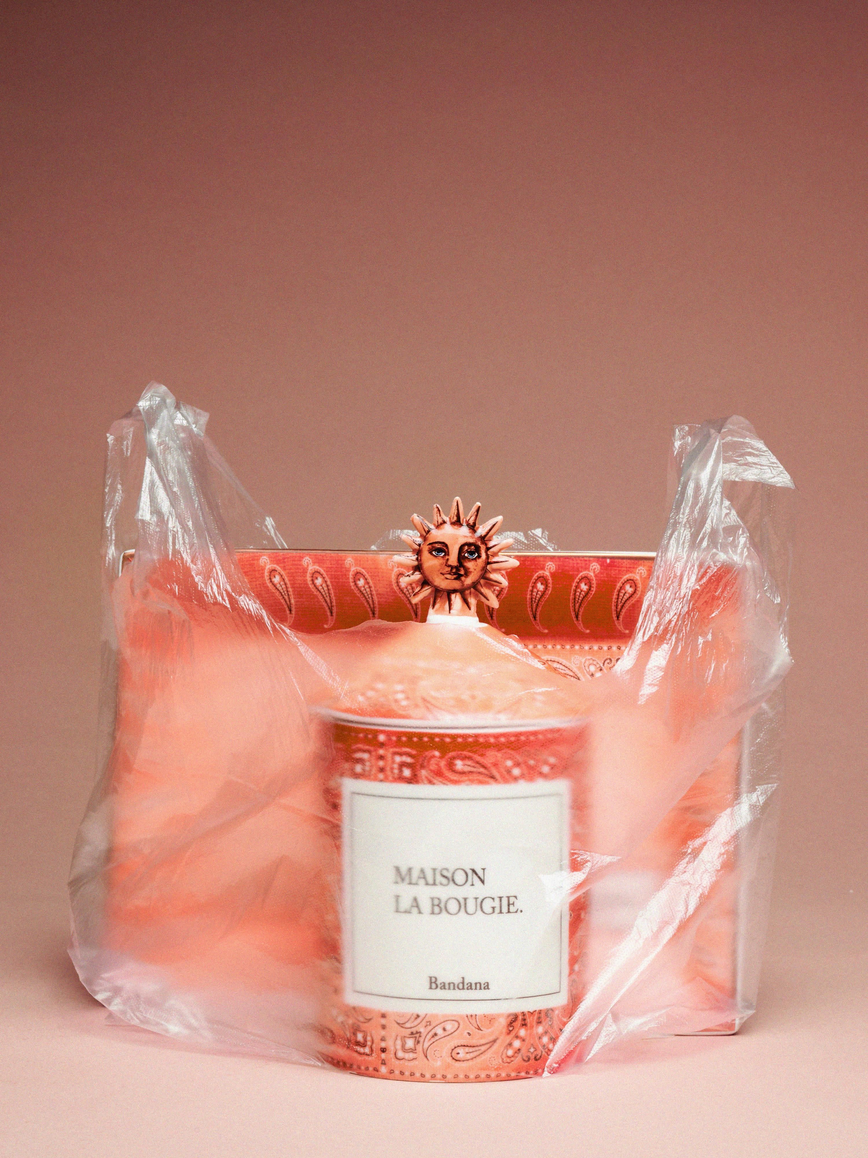 Handgefertigte Duftkerze Bandana (Mandarine, Sandelholz & Bernstein)