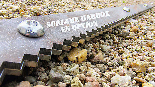 Désherbeur mécanique gravier HERBIVORiX - Kit de base traction axe   surlame hardox