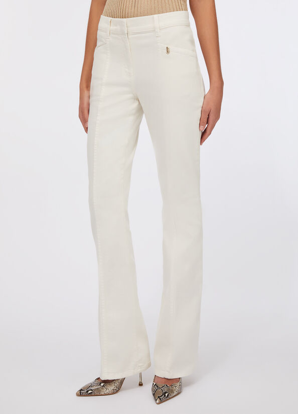 Pantaloni flare
