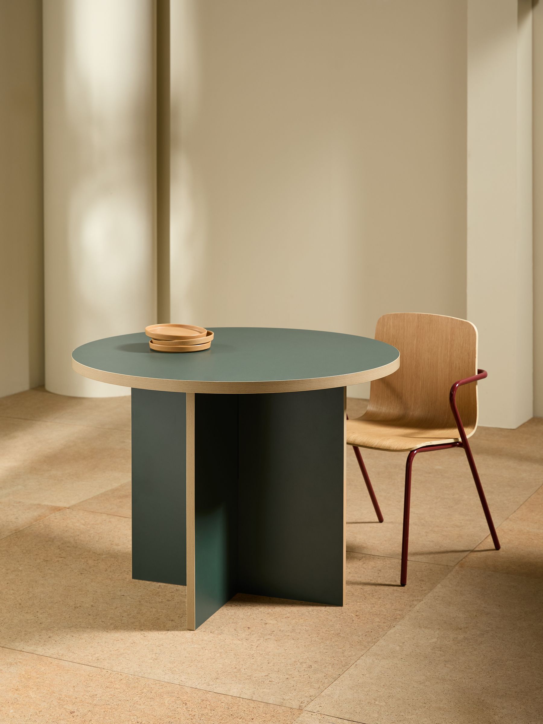 Zayla Round Fixed Dining Table in Dark Green