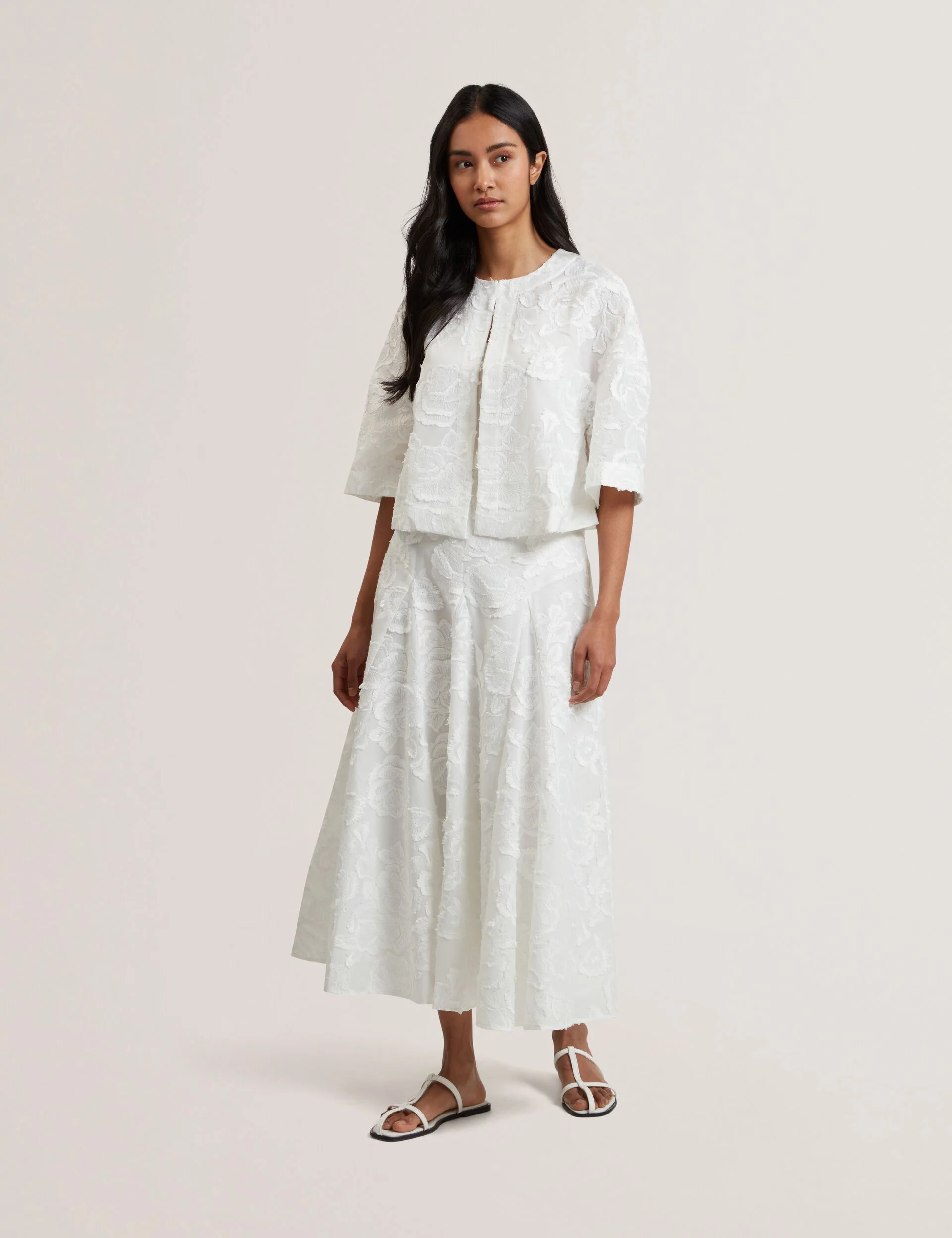 ECCRINA | WHITE