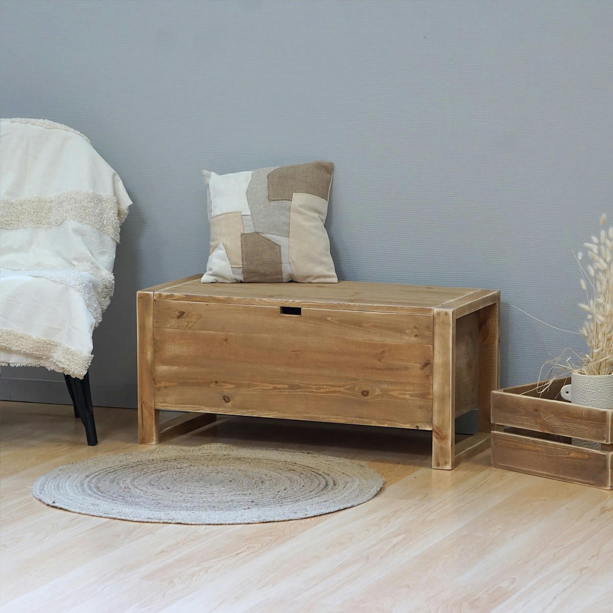 - Coffre de rangement bois massif