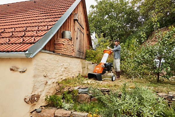 Broyeur de végétaux thermique Stihl GH370S