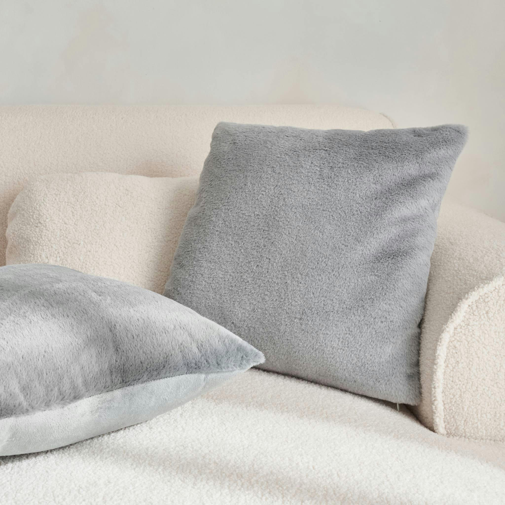 LAPONIE - Coussin gris clair garnis fausse fourrure 40x40cm (lot de 2)