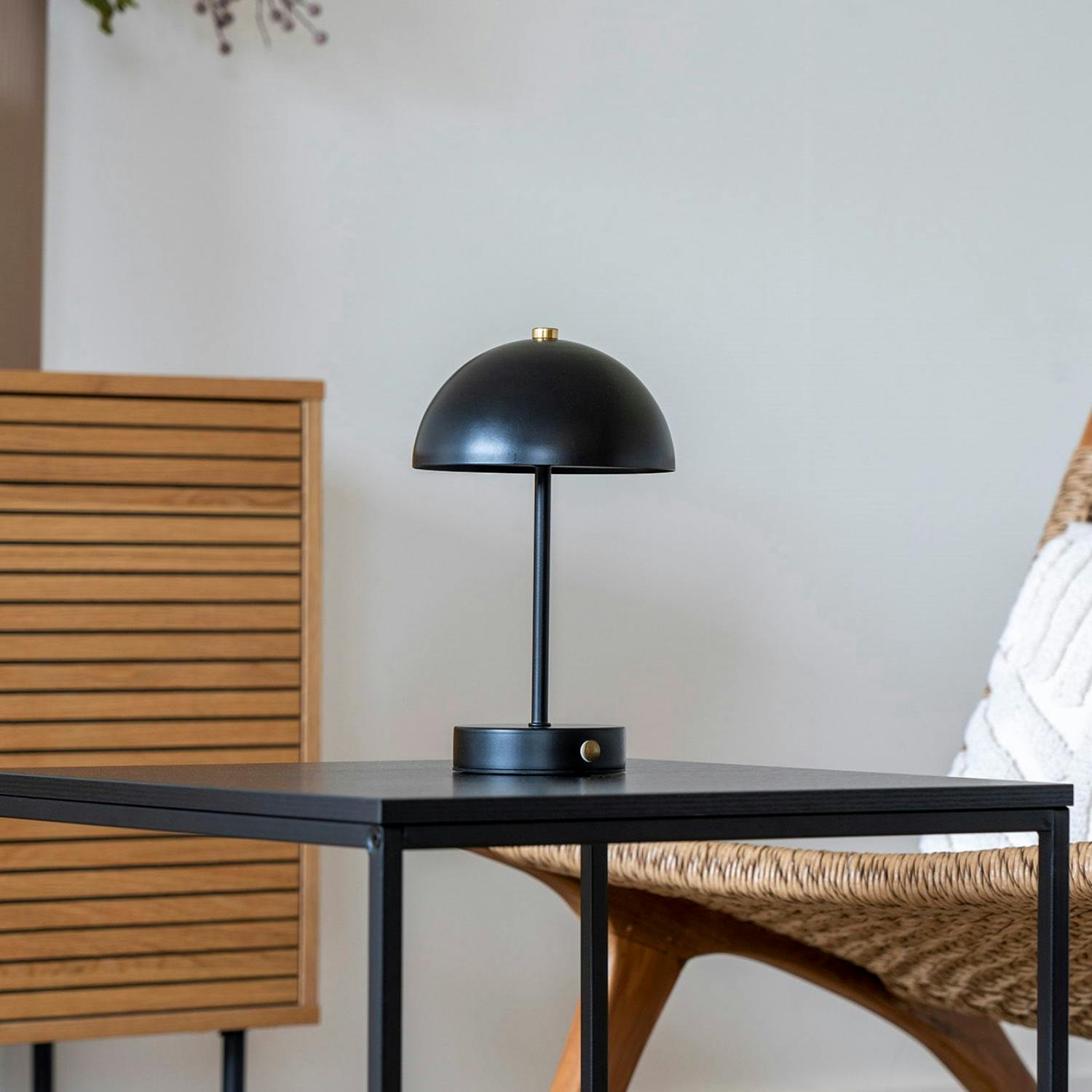 Lampe de table rechargeable en métal noir SILE