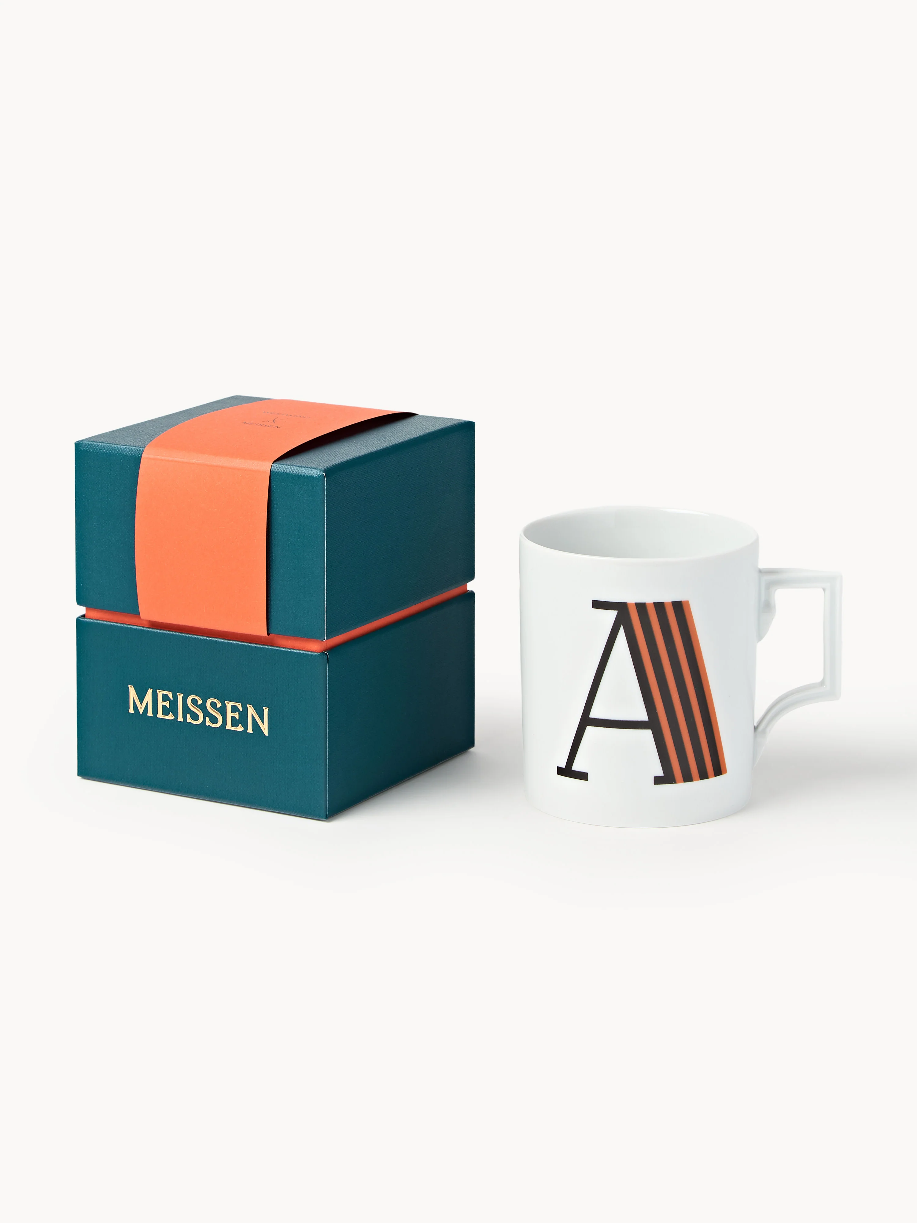 Westwing x MEISSEN, Handgefertigte Tasse Initials mit Dekor-Motiv