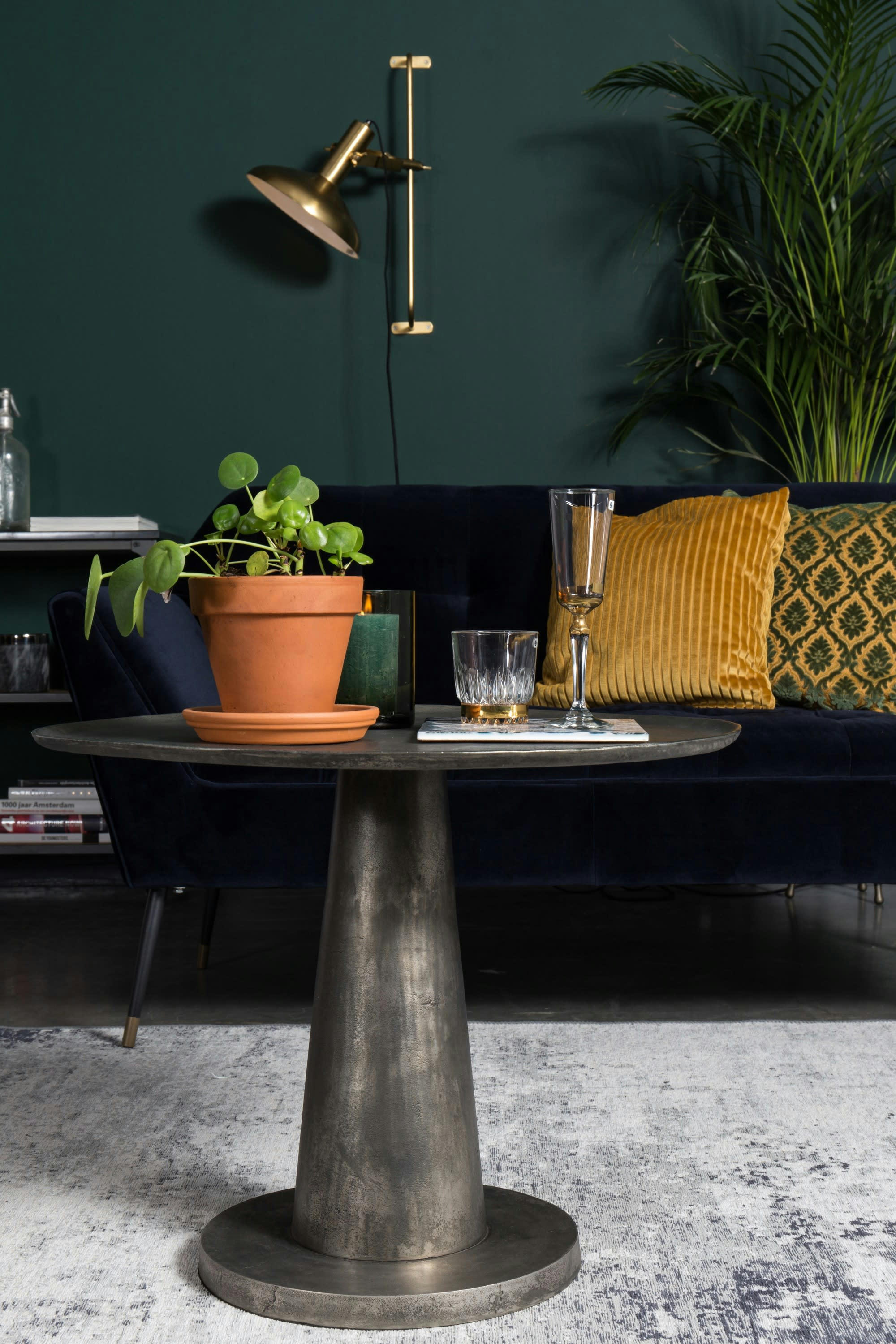 BRUTE - Table d'appoint brute en laiton gris