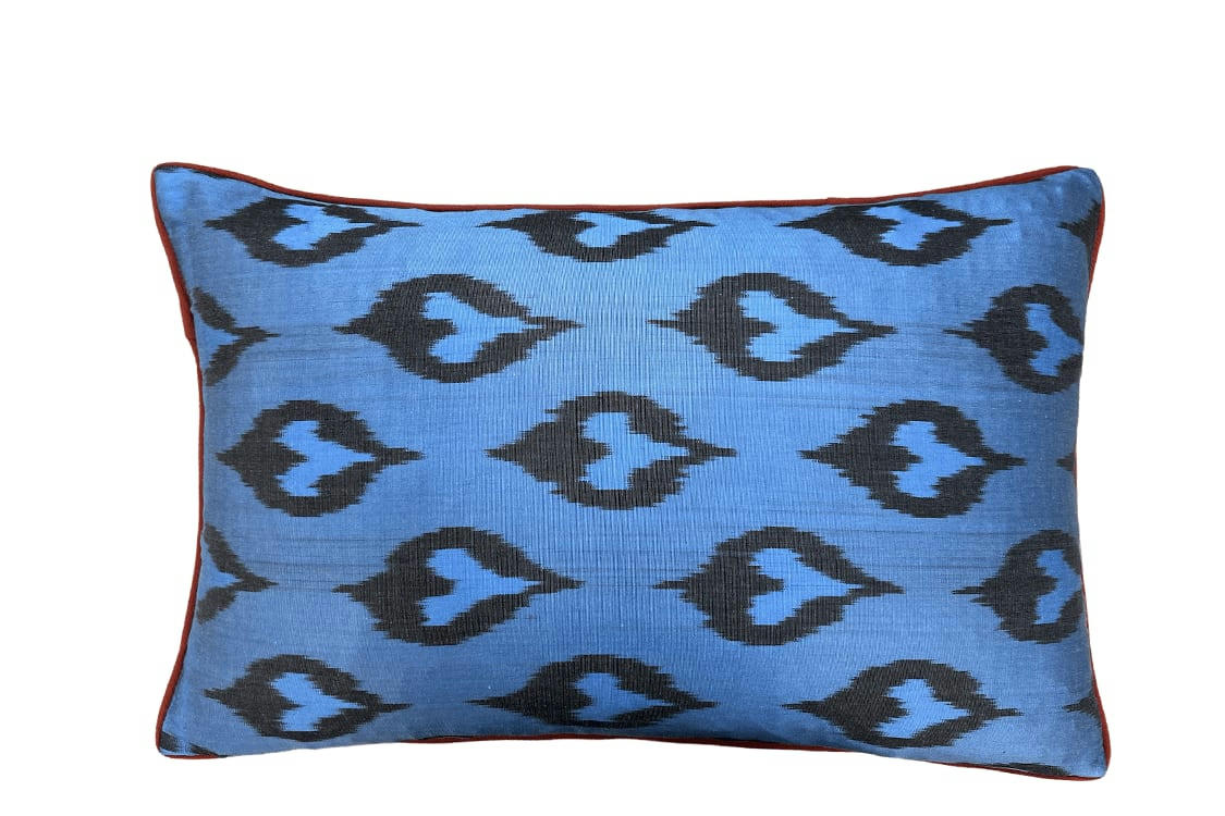 - Housse de coussin double soie ikat brodé  40x60 bleu
