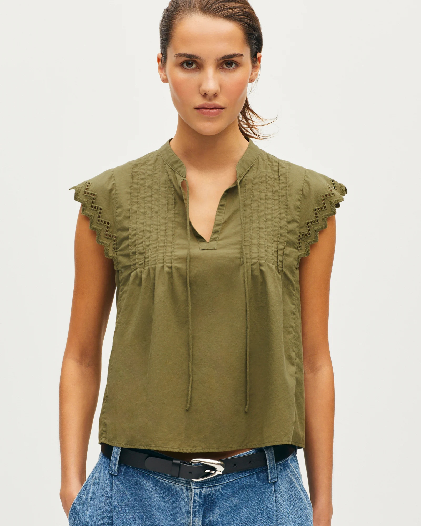 Blouse brodée sans manches en coton