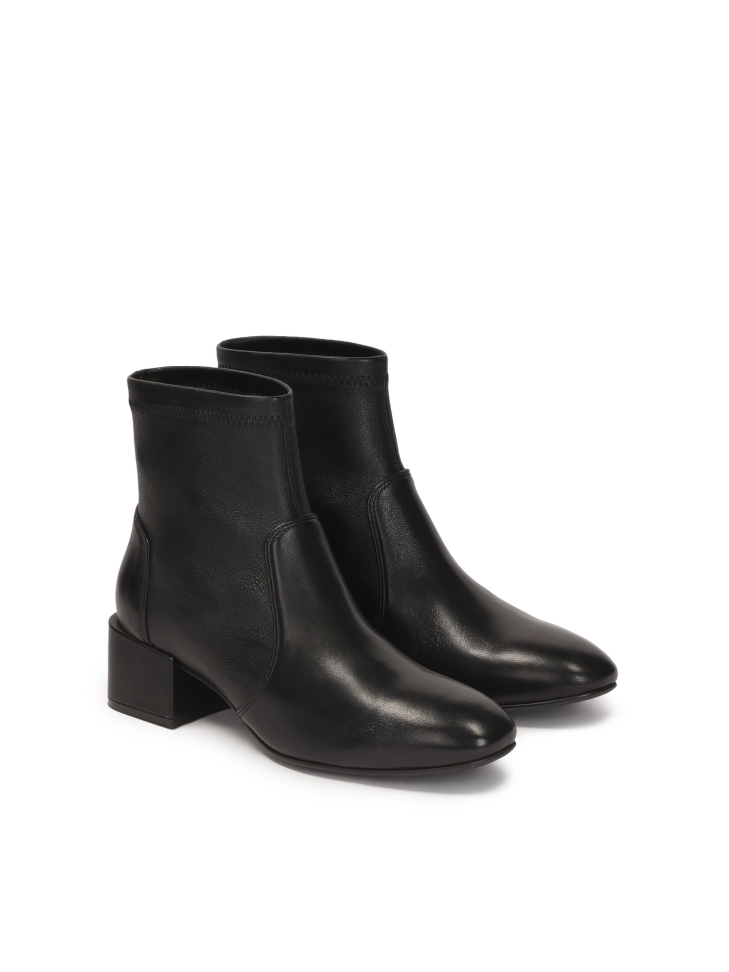 Slip-on boots on a low heel