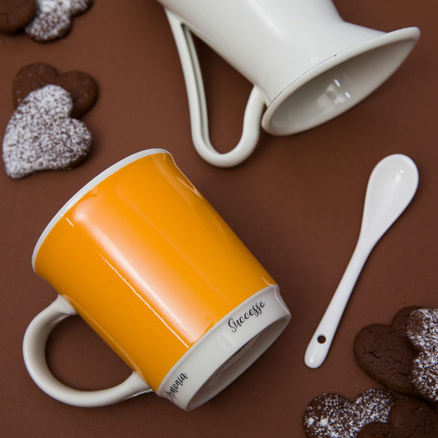 Mug arancione 400 ml con cucchiaino