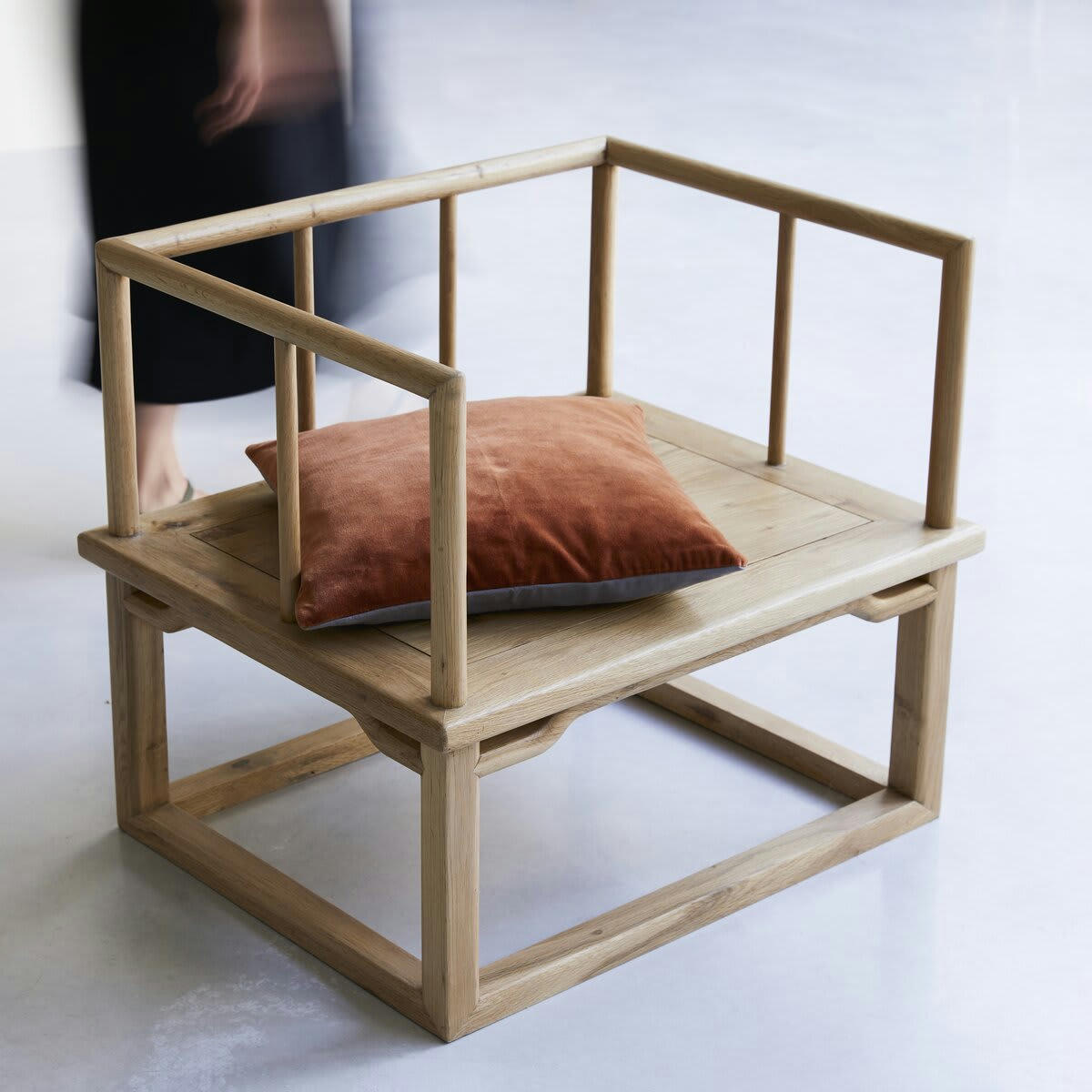 BAO - Fauteuil en chêne massif