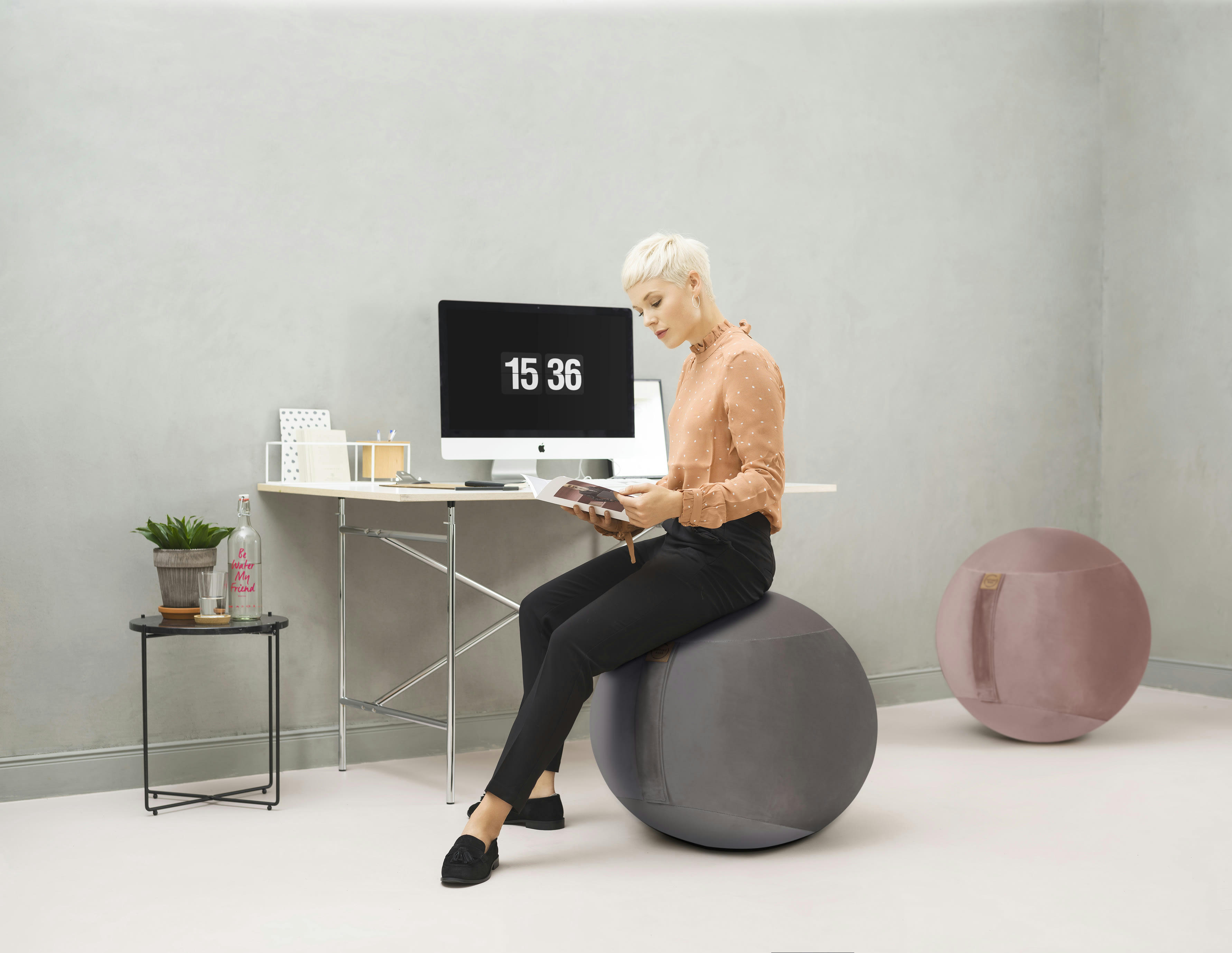 SAMT UNI - Balle d'assise avec poignée vieux rose velours D65