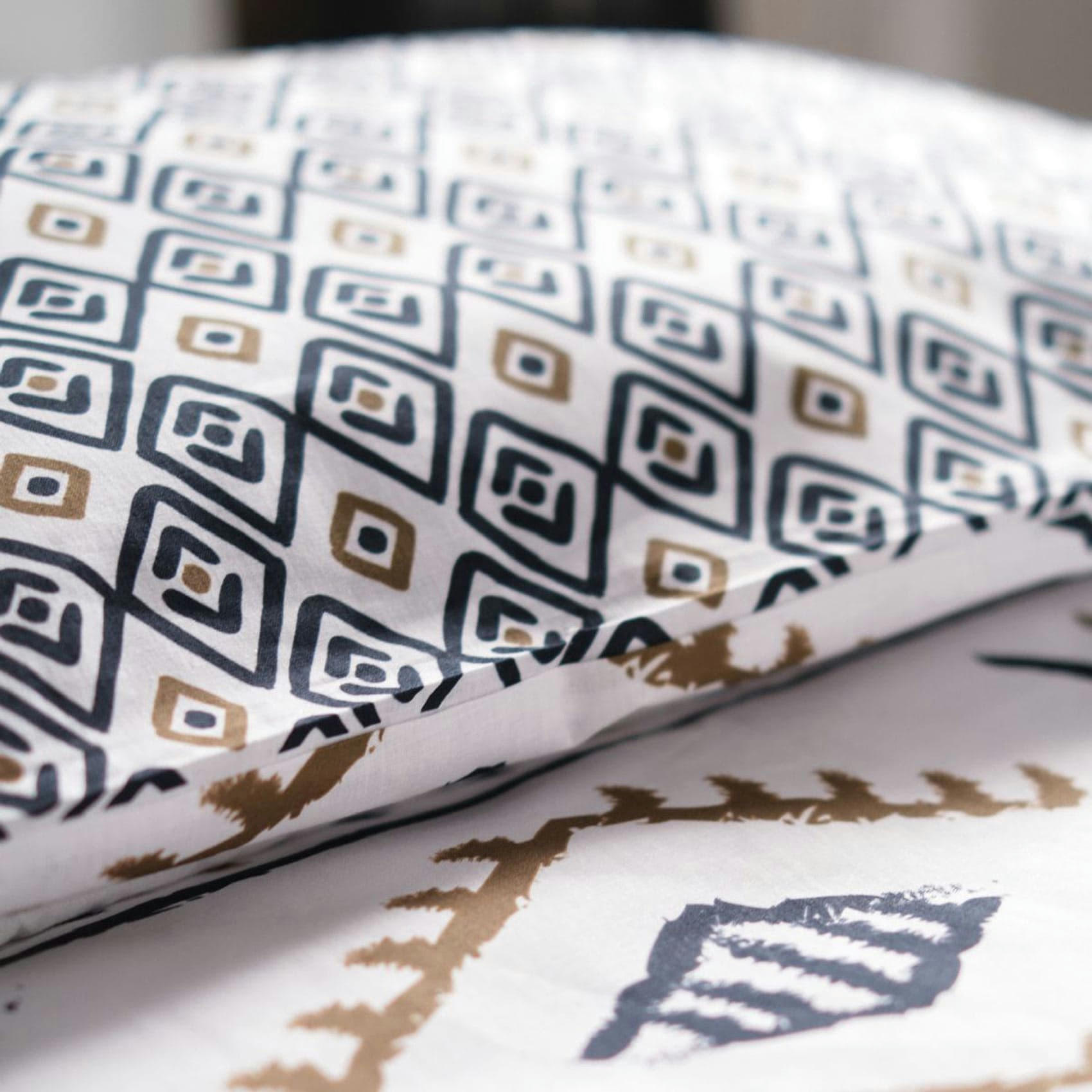 - Parure de lit réversible tendance ethnique coton blanc 260x240 cm