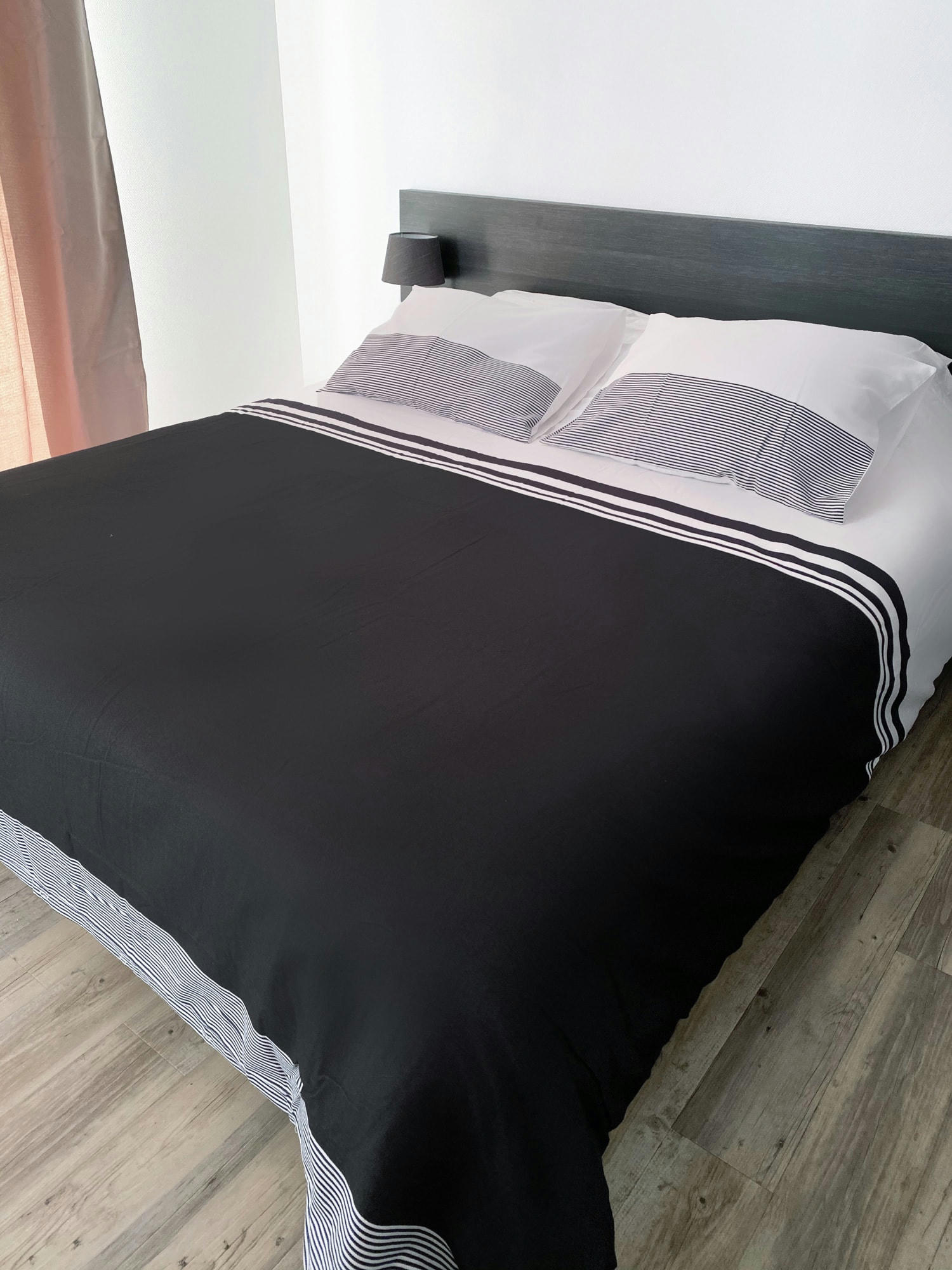 TANGER - Housse de couette coton 220x240 + 2 taies 50x70 blanche et noire